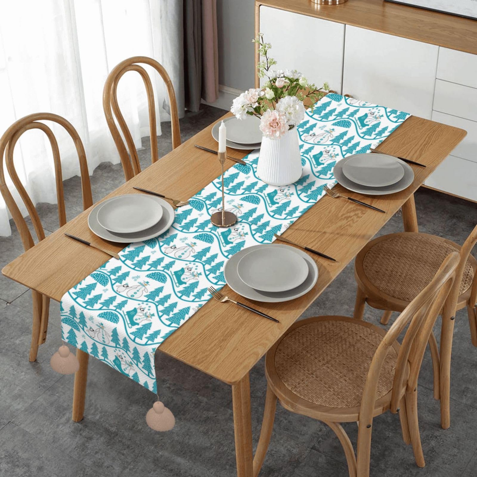 Chemin de table bonhomme de neige pour une décoration de cuisine hivernale