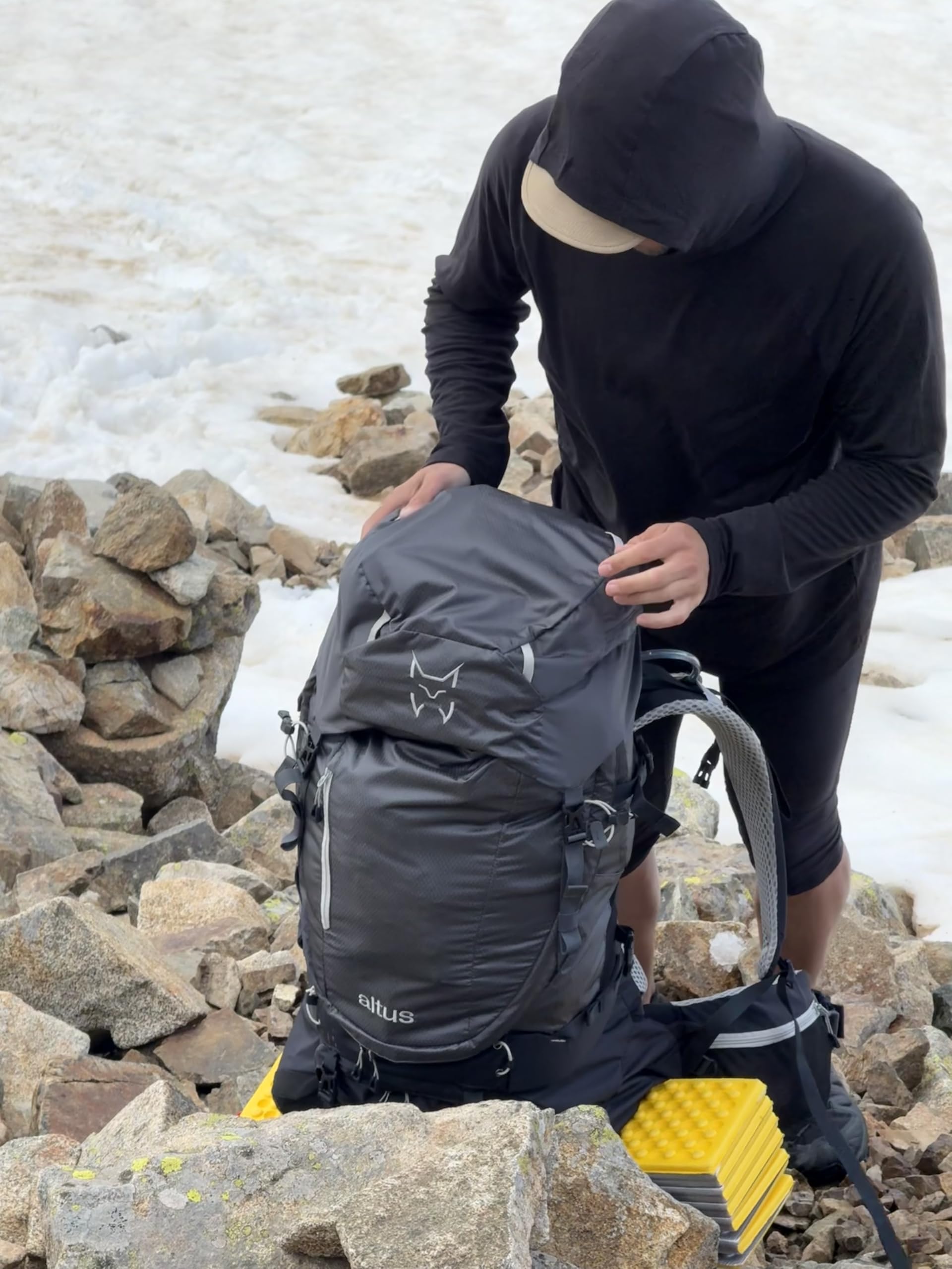 ALTUS Lhotse 65+5 K30 Mochila de Montaña y Trekking 70 Litros Unisex | Espalda Regulable, Apertura en U, Acceso Inferior, Portaesquís