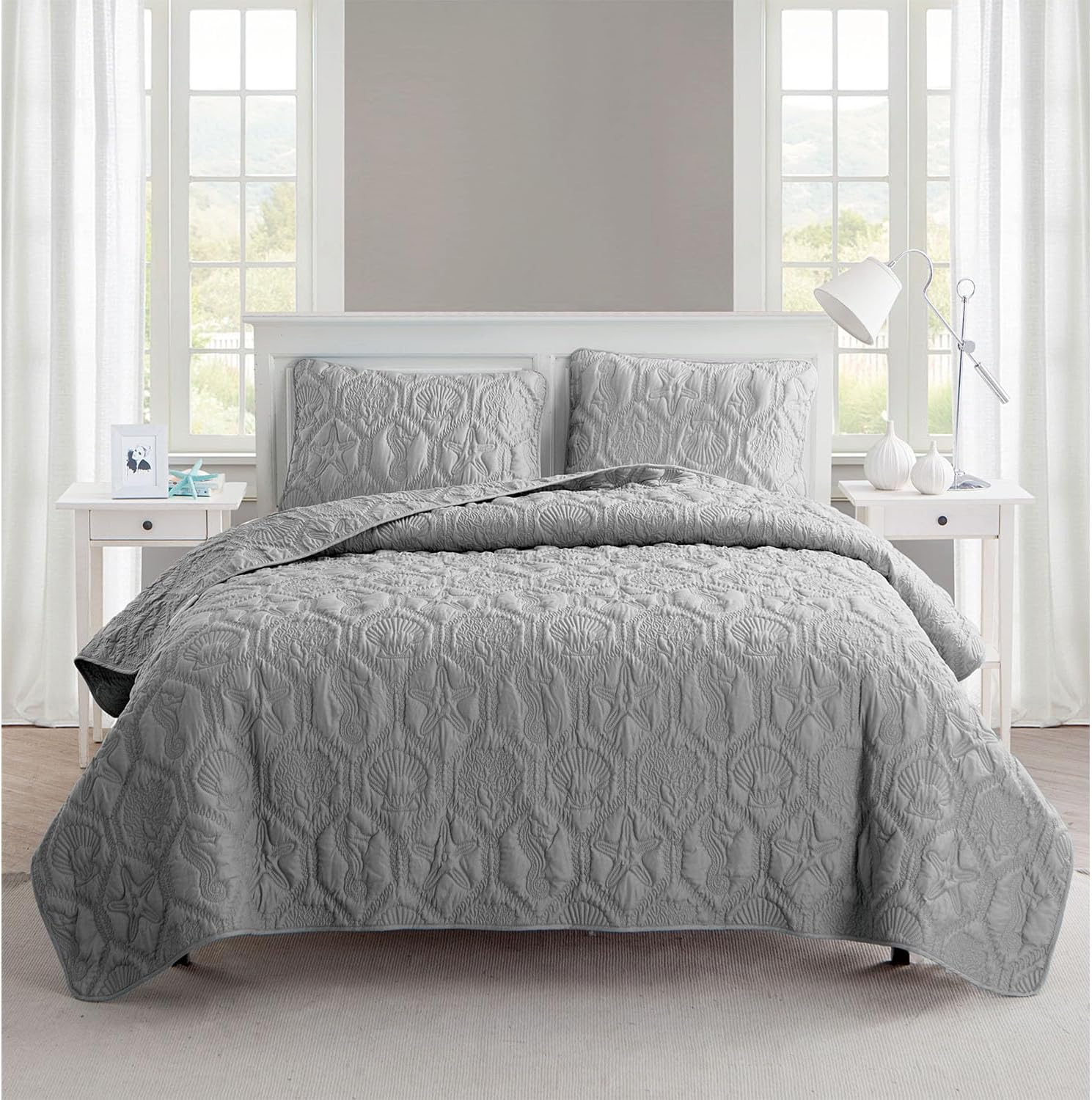 Queen Quilt, Super Soft Reversible Bedding Set with Matching Shams, Seasons, Modern Room Decor (Shore Grey, 3-Piece)