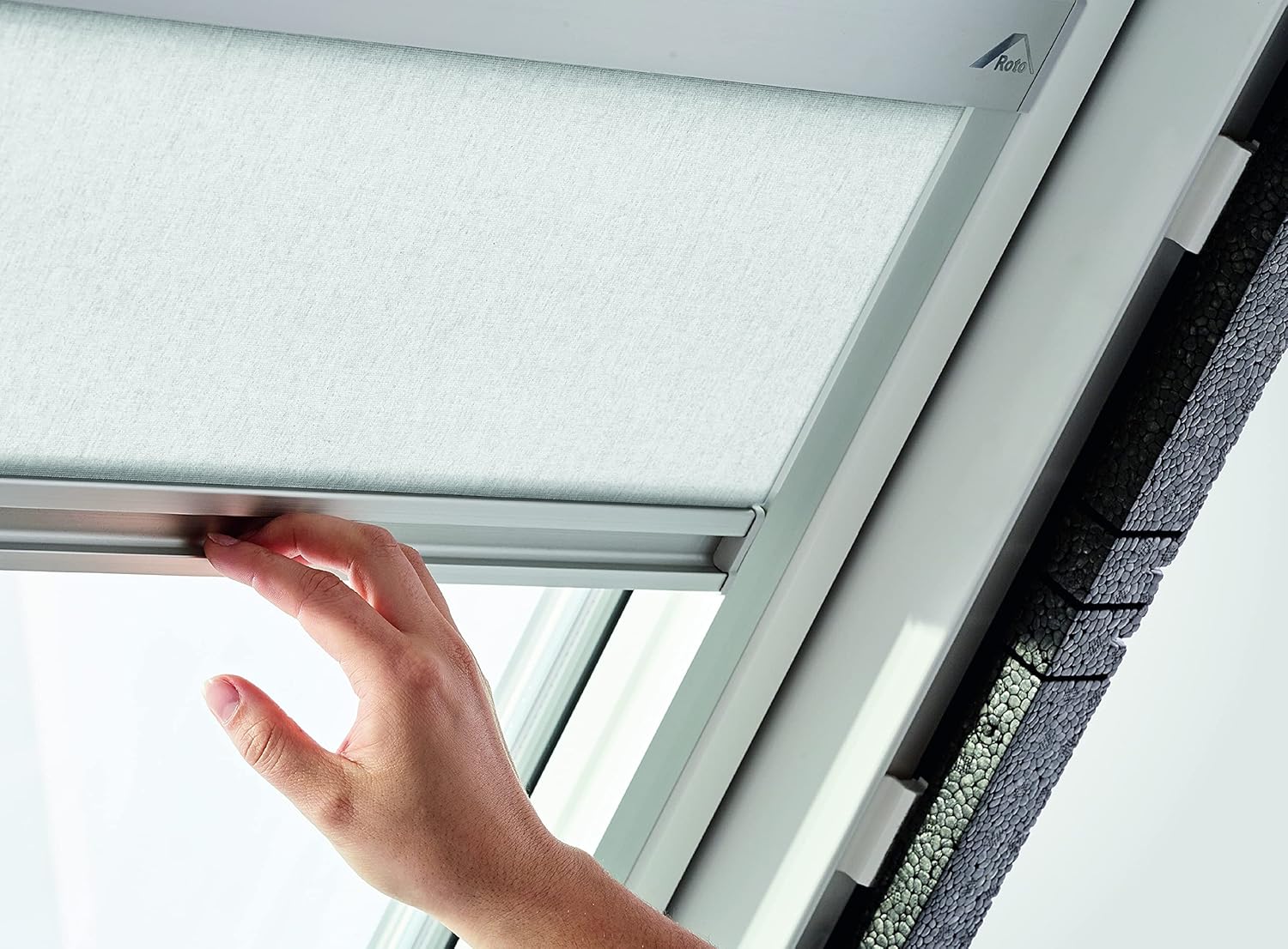 Roto Roller Blind for Roof Windows Roller Blind Exclusive Daylight Canvas Guide Rail Silver for Designo Series R6/R8, i8 and Classic 64/84 Size 054/078 | 05/07 White