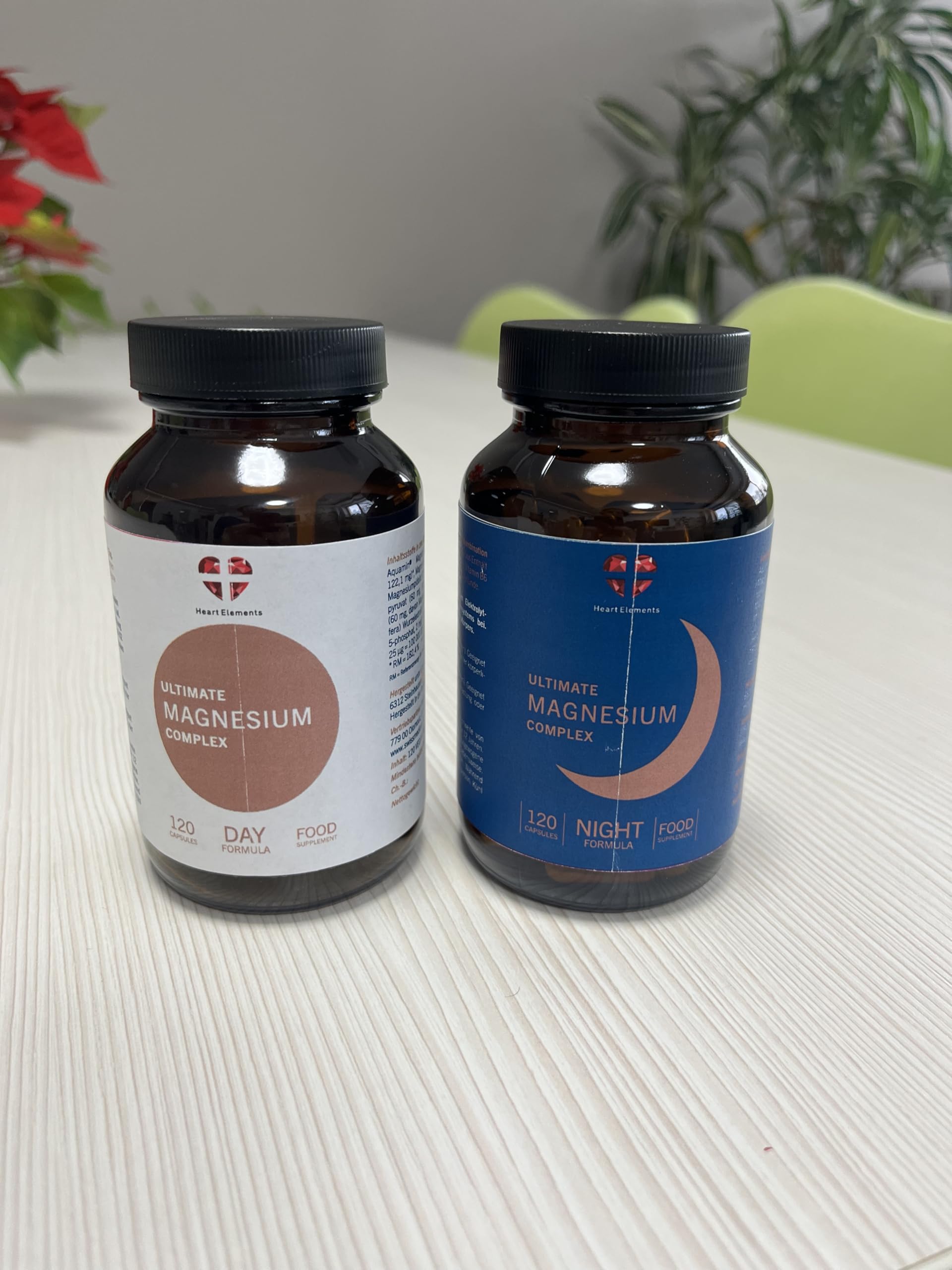 Ultimate Magnesium Complex, 2 x 120 Gélules de Complexe de Magnésium, Day & Night, métabolisme énergétique normal, nerfs, muscles, os, 8 formes, Aquamin Mg, B6 P-5-P, D3 K2, vegan