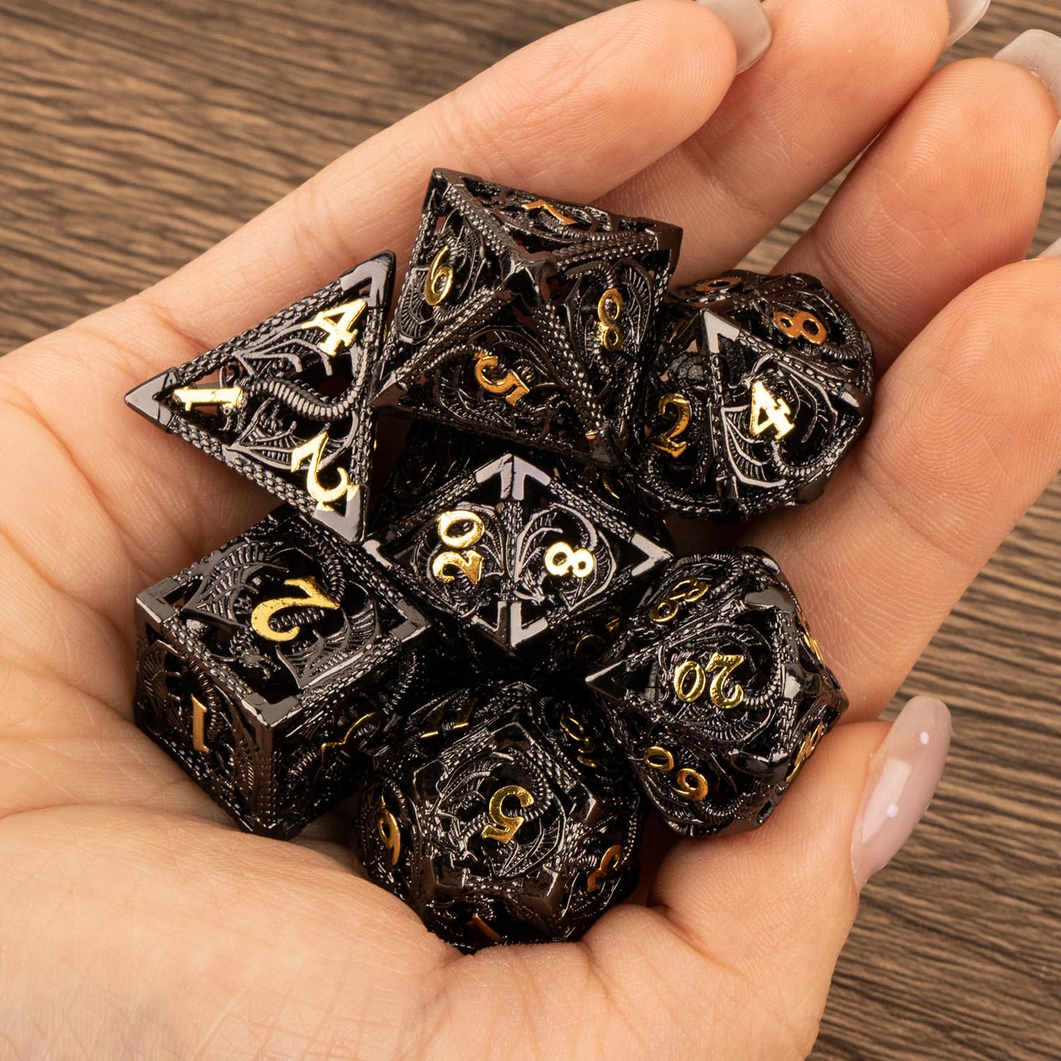 7-teiliges DND-Würfel-Set aus hohlem Metall in Vintage-Holzbox und Tasche, hochwertige hohle polyedrische Würfel für Dungeons and Dragons, RPG-Tischspiele, Sammlergeschenk