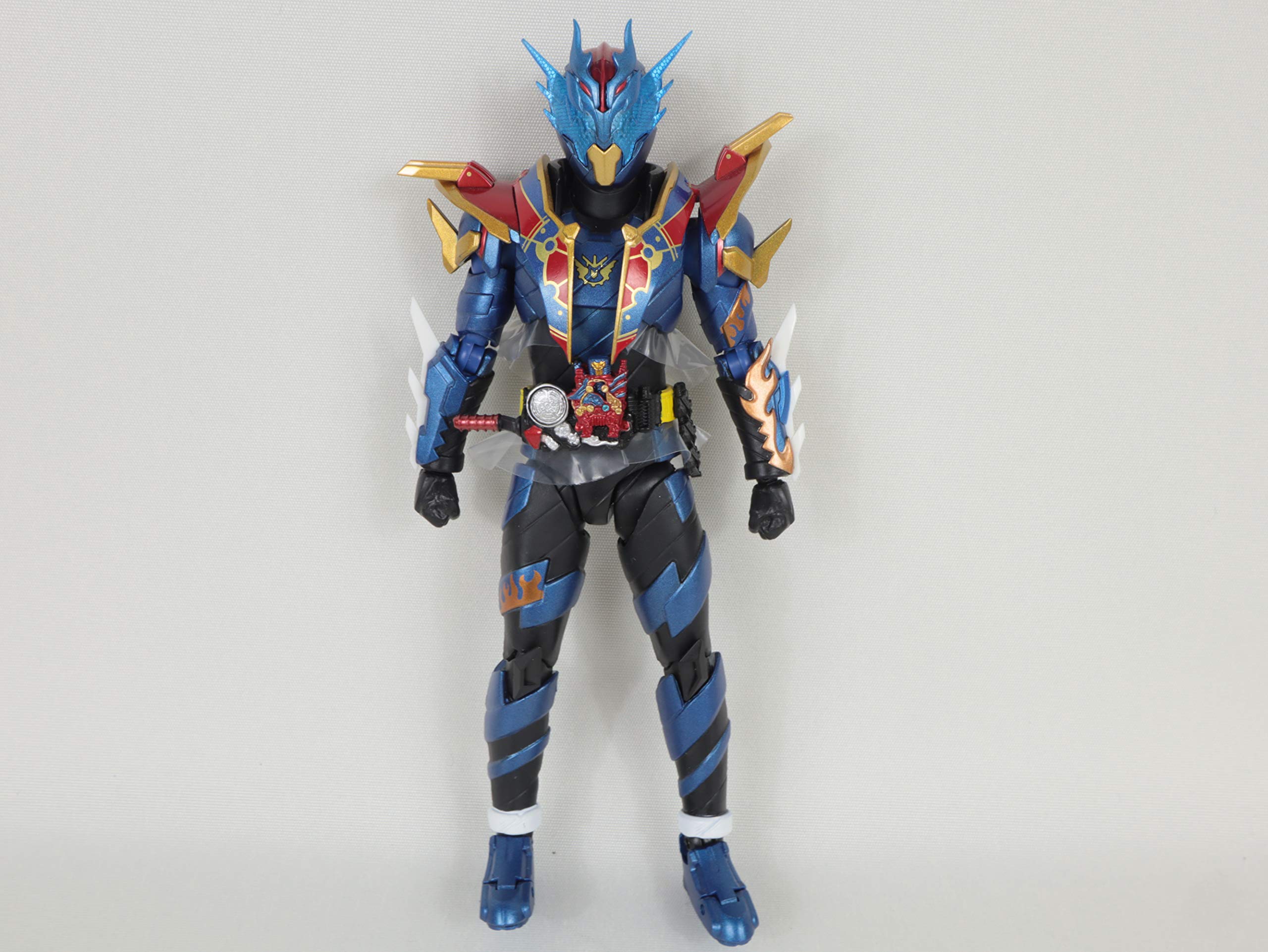 Amazon.co.jp: S.H.Figuarts 仮面ライダーグレートクローズ : おもちゃ