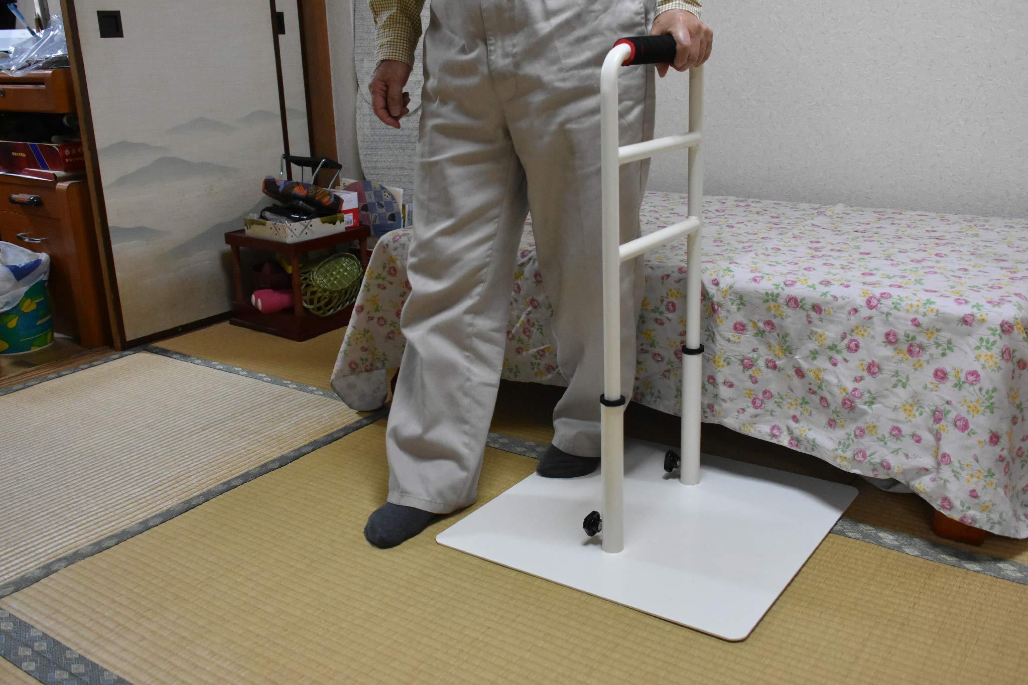 【新品未使用】立ち上がり補助器具「立つ之助 元気」室内用の置き型手すり Amazon.co.jp: 立つ之助 愛 日本製 立ち上がり補助手すり 置き型 高さ3