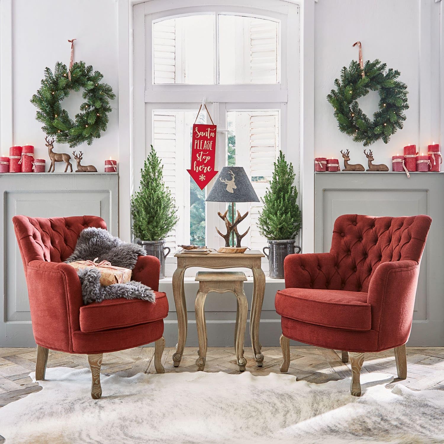 Loberon Calgary Poltrona - Raffinata impuntura Chesterfield e bordini - Graziose Gambe in Legno di Frassino con Finitura Anticata, Rosso