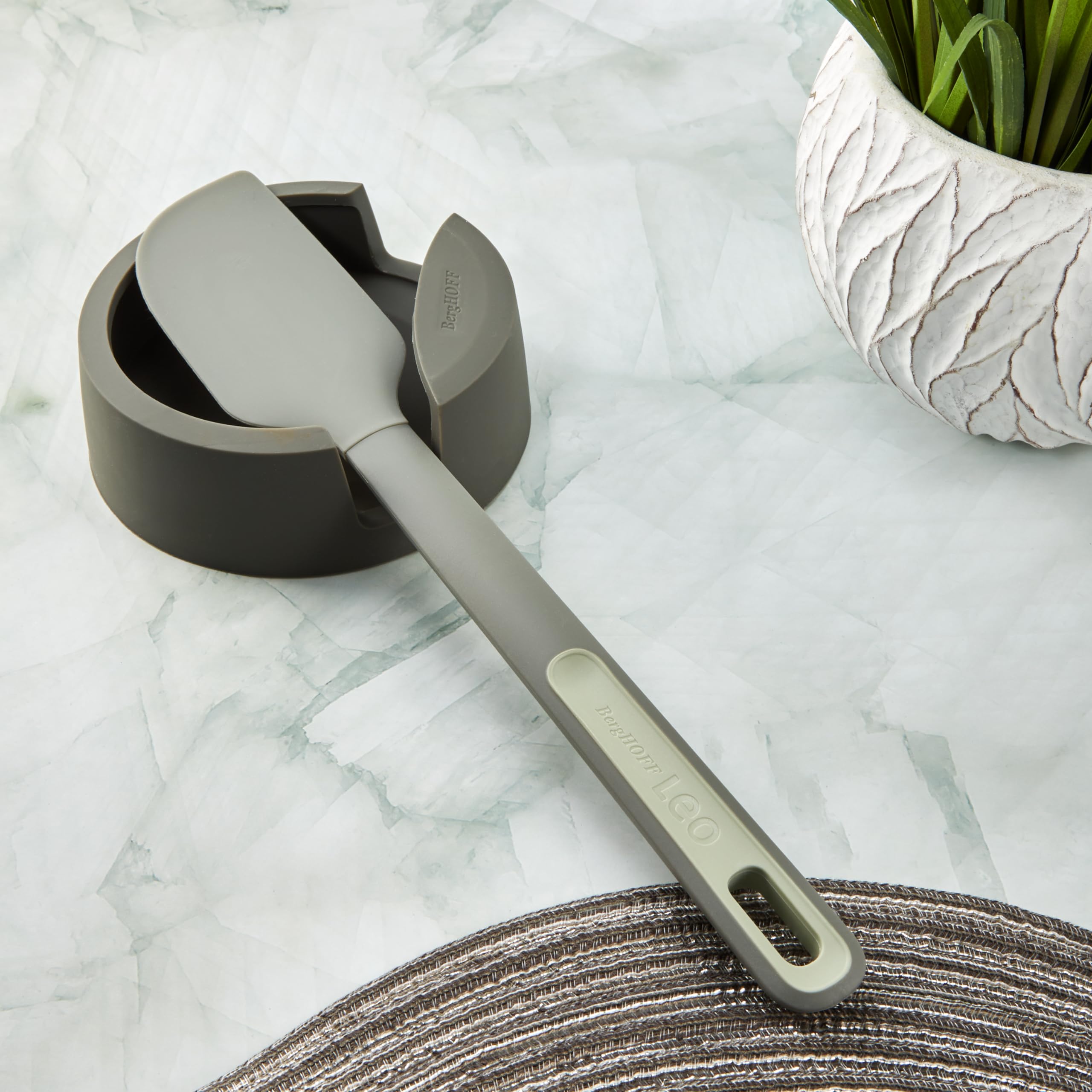 BergHOFF Balance Non-Stick Nylon Spatula (12.5) | Made with Recycled Plastic | Heat Resistant | Dishwasher Safe | Use for Stirring, Folding, Mixing & Scraping | Kitchen Cooking & Baking Tool — Amazon image 8