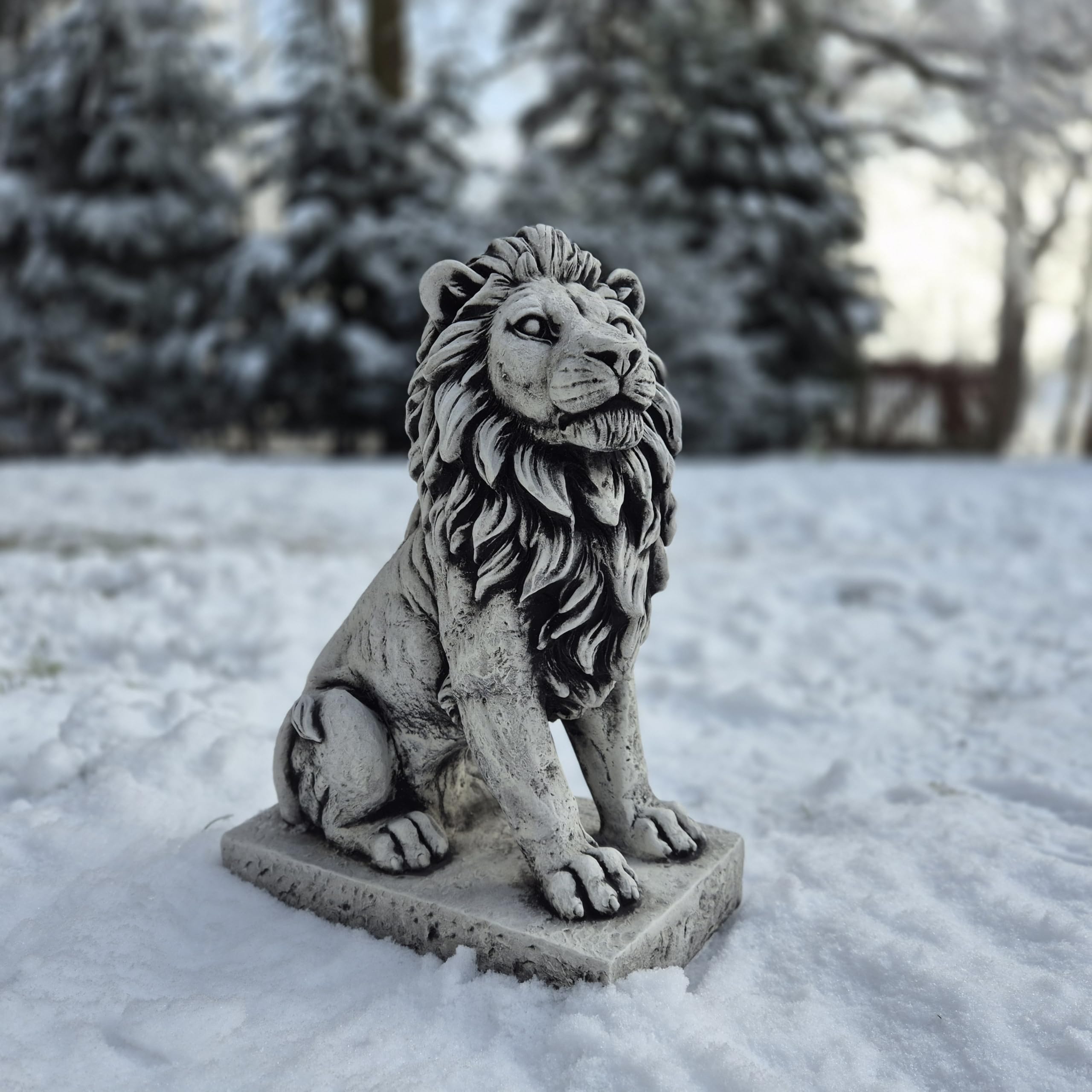 FABRIQ Kleiner Garten Löwe Figur Rechts, Steinfigur, Wetterfest, frostsicher aus Steinguss für Außenbereich, massiv 36 cm, 11 kg, shwarz