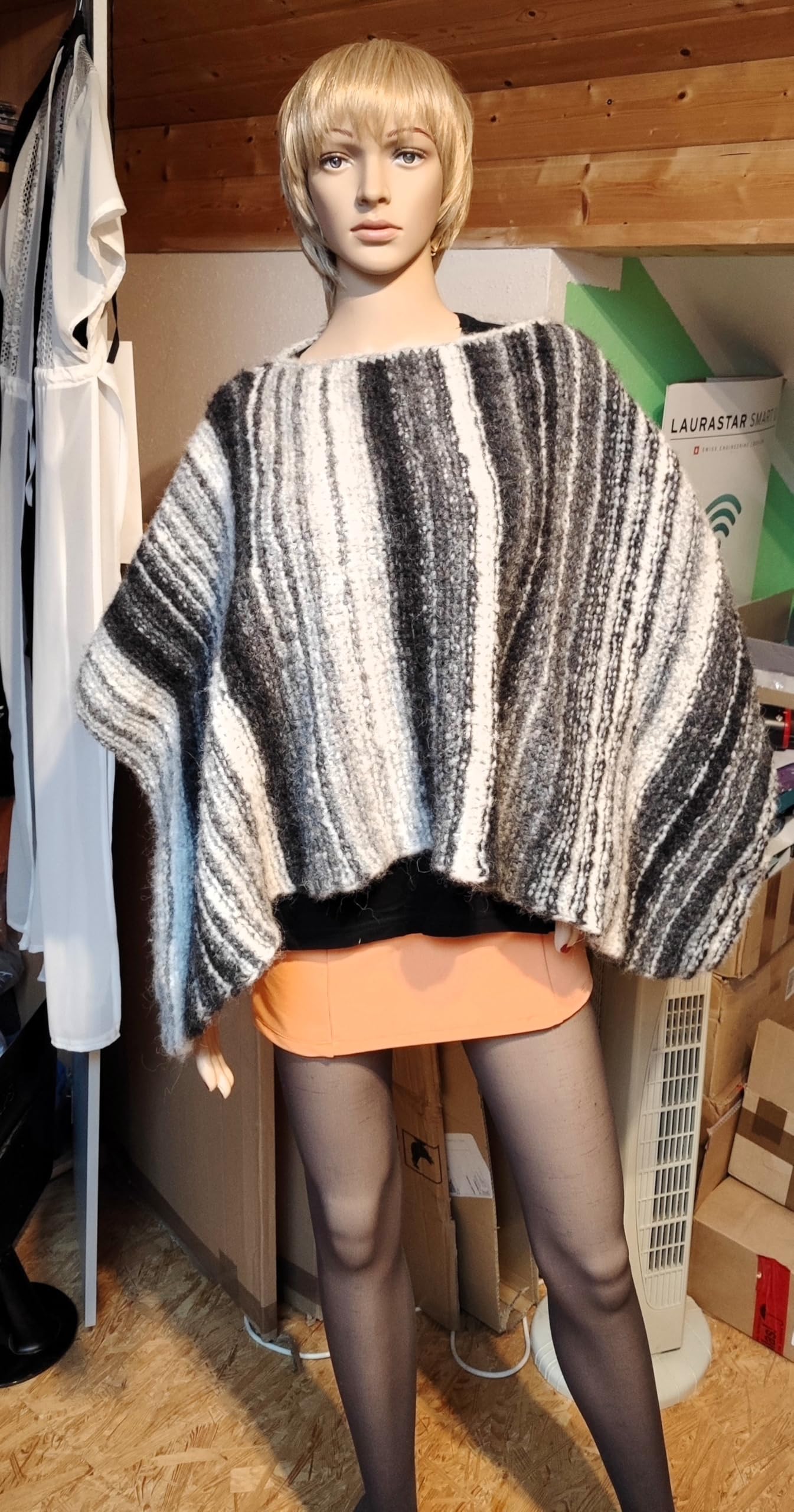 AngiesStrickZauber verkauft: Selbstgestrickt,Handgemacht/Poncho/Dreieckstuch/Schultertuch/Wickelschal/Sommerschal/Schal/Stola/Alpaca Wolle
