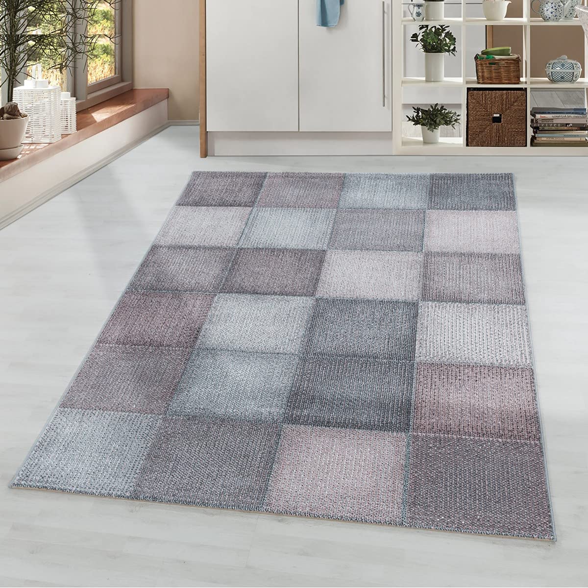Tapis moderne rose et gris pour habiller votre couloir design