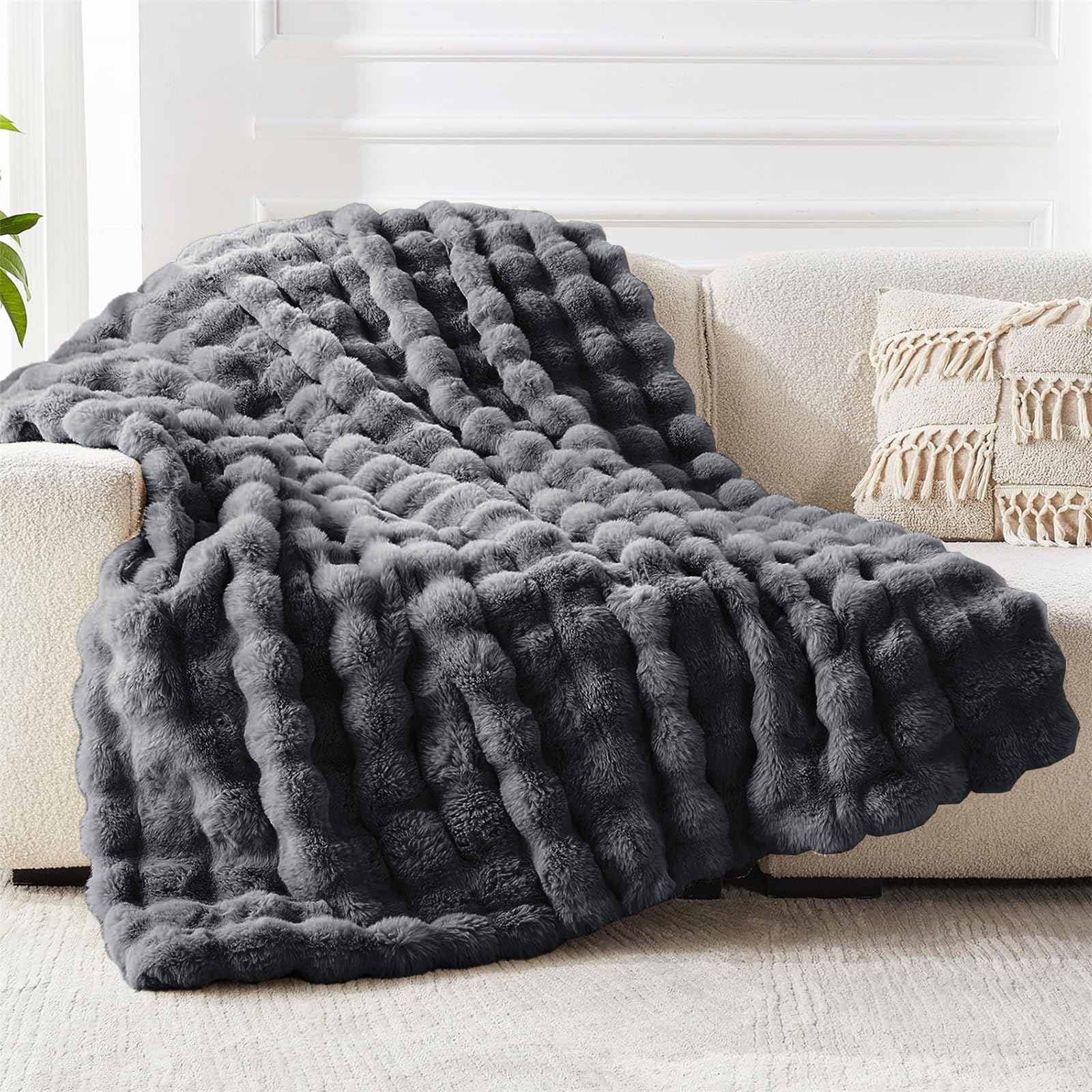 FASCINATDECO Faux Rabbit Fur Luxury Plush Sherpa Throw Blanket Reversible Fuzzy Warm Cozy Fluffy Fur Blanket for Bed Sofa Couch Home Decor, 160x200cm, Dark Grey