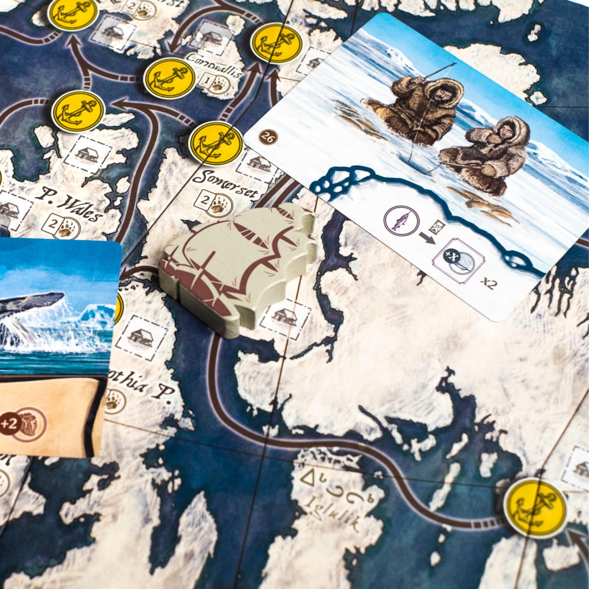 2Tomatoes Games | Through Ice and Snow | Juego de Mesa de Exploración en el Ártico | Estrategia y Aventura | 1-4 Jugadores | +14 | Español, Alemán, Inglés y Francés | Histórico, Lugares, Marítimo