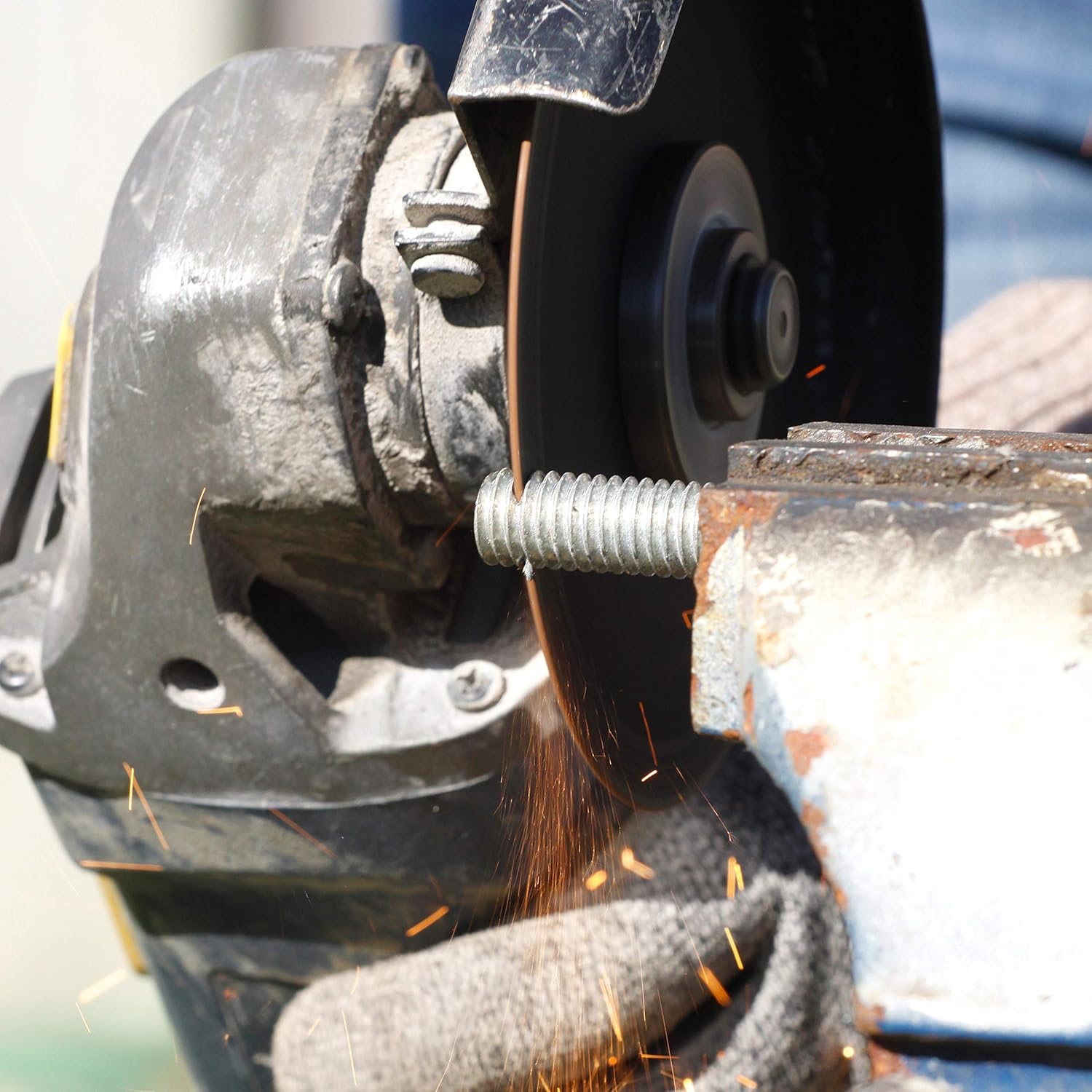 50 Pack - 4 1/2" x .040" - Circular Cut-Off Wheels - Metal And Stainless Steel - For Angle Grinders - Very Fine Abrasive Quality Cutting Disc For Various Applications 7/8" Shaft: Home Improvement