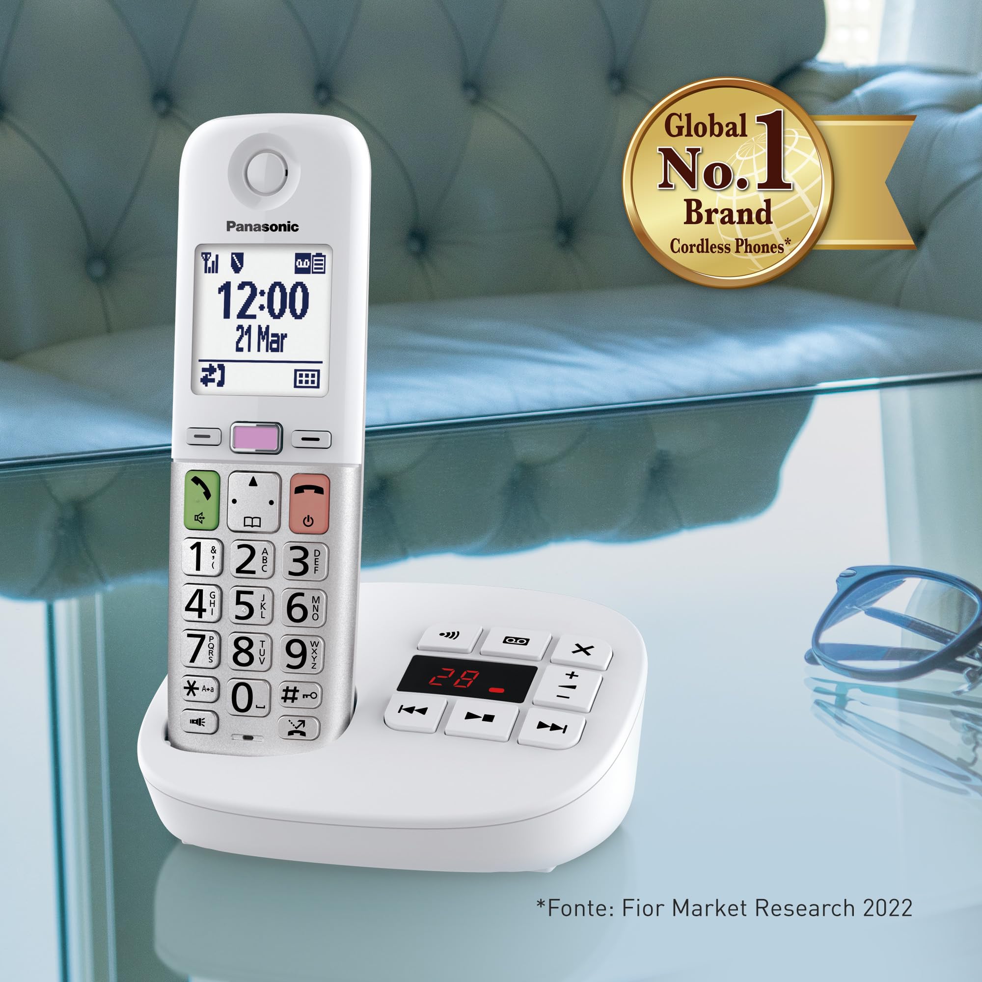 Panasonic KX-TGU432EXW Telefono Cordless Digitale con Segreteria Telefonica, Unità Base e 2 Ricevitori, Display LCD, Fav Call, Torcia, Compatibile con Apparecchi Acustici, Bianco e Argento