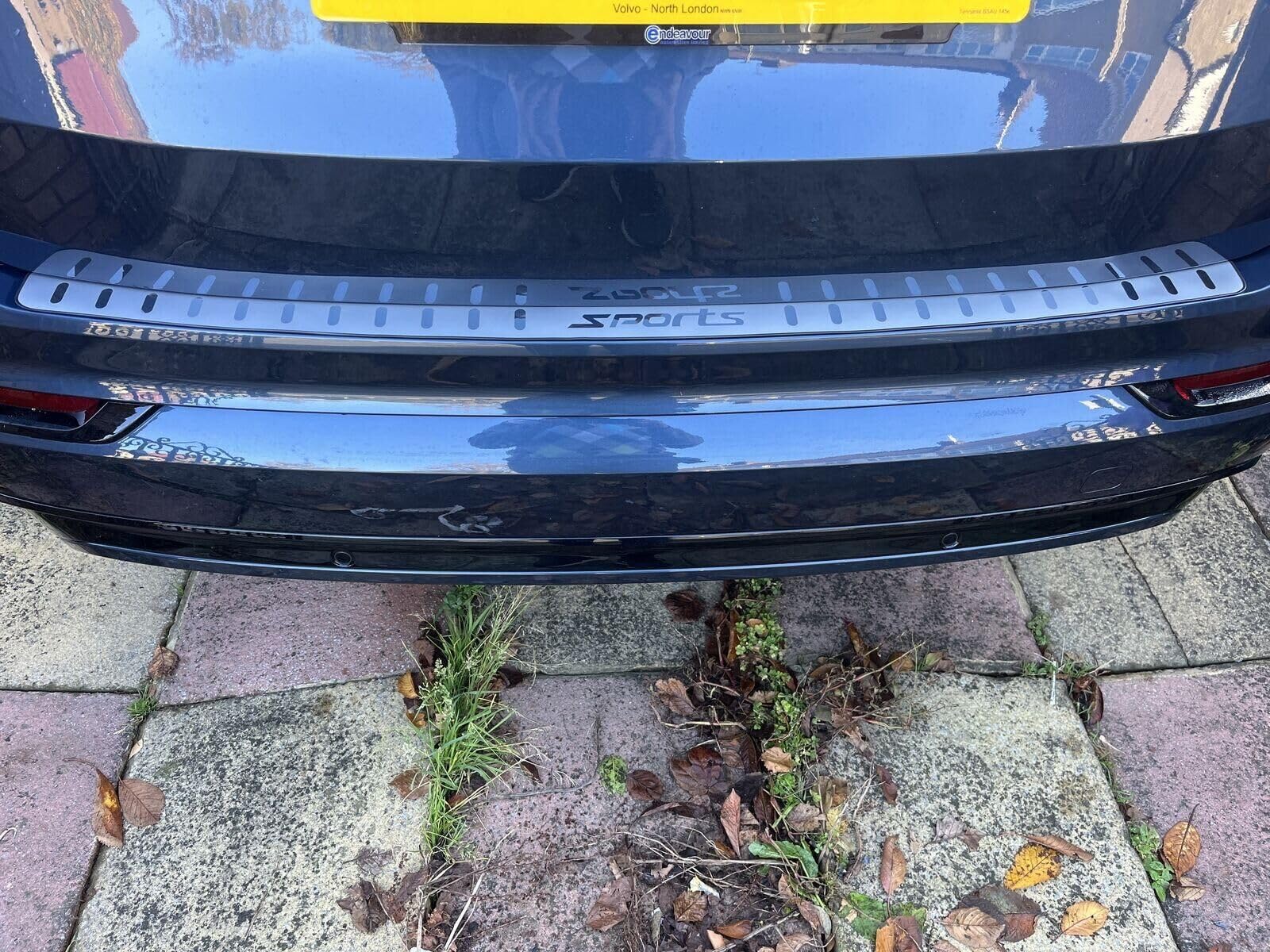 Amazon | Luyhok 車用 ステンレススチール リアバンパープロテクター 