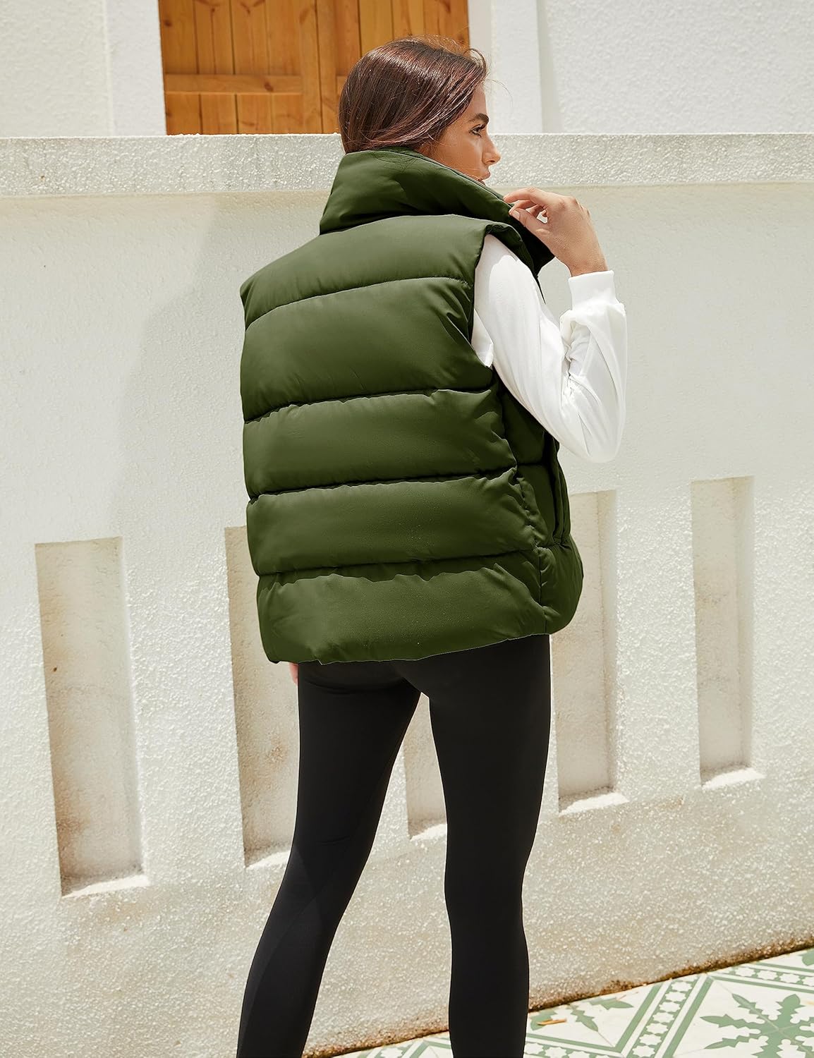 EsheSy Women's Puffer Vest Zip Up Sleeveless Lightweight Stand Collar Padded Gilet - Image 4