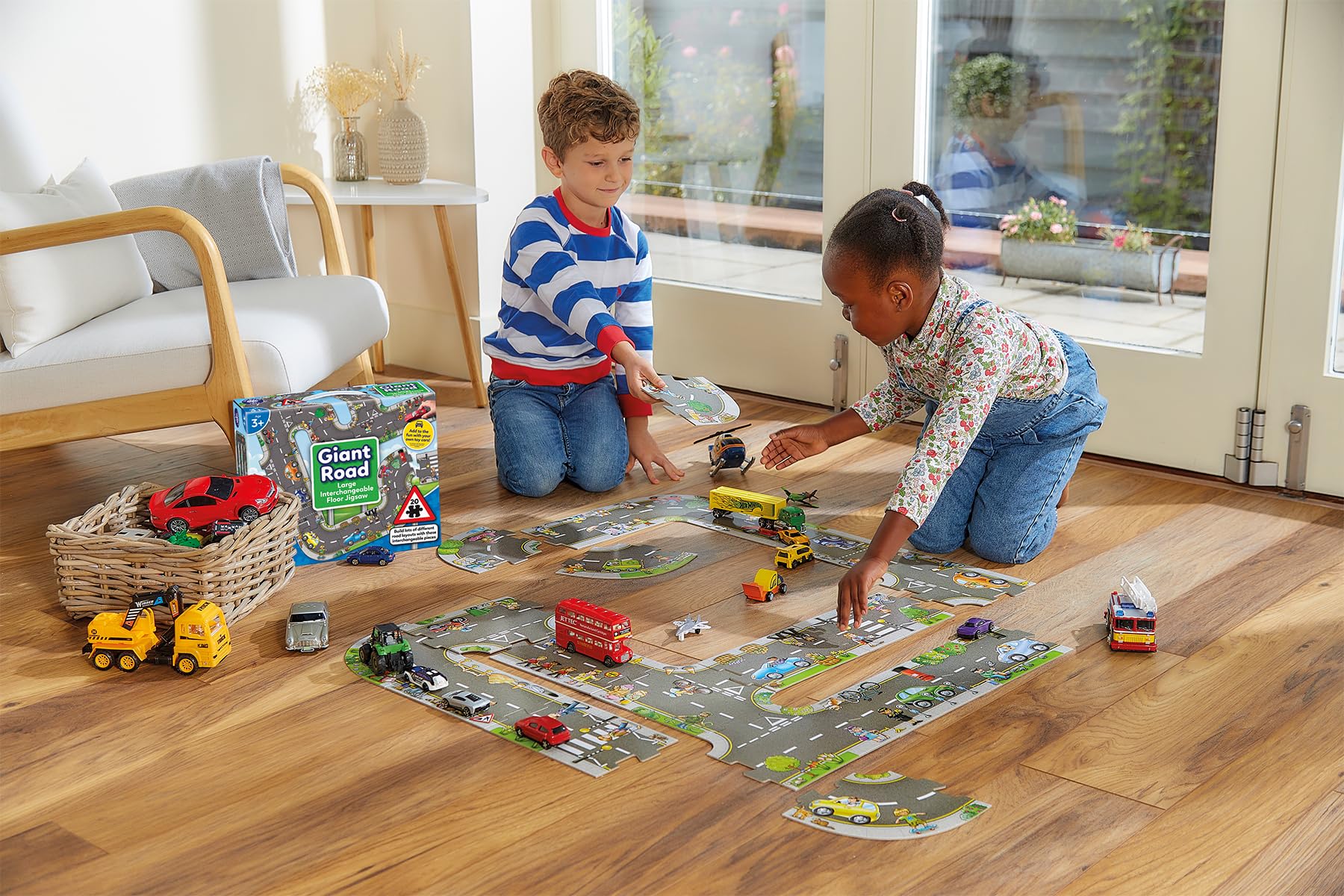 Orchard Toys Giant Road Jigsaw Puzzle, Car Track on a Large Floor Puzzle, Car Play Mat, Make Your Own Road Tape for Toy Cars, City, Construction, Educational Toys for Kids and Toddlers Age 3+