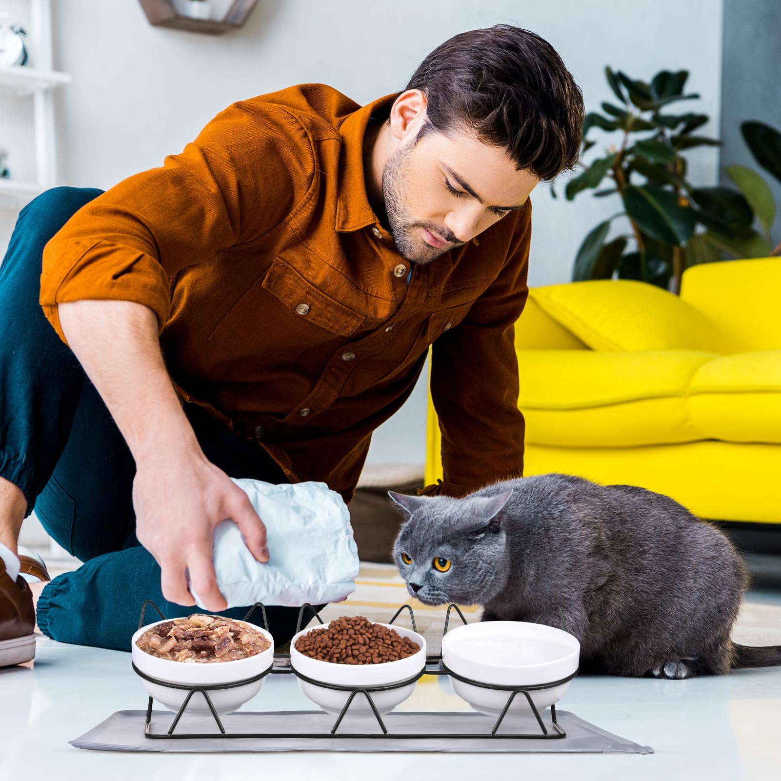 Yamitora Katzen Napf 3er Set,Katzen Futternapf Erhöht Keramik Einzeln mit Unterlage Hunde Erhöhter Katzenschale Fressnapf Katze Porzellan Futter und Wasserspender Katzen Napfset Edelstahl(Schwarz)