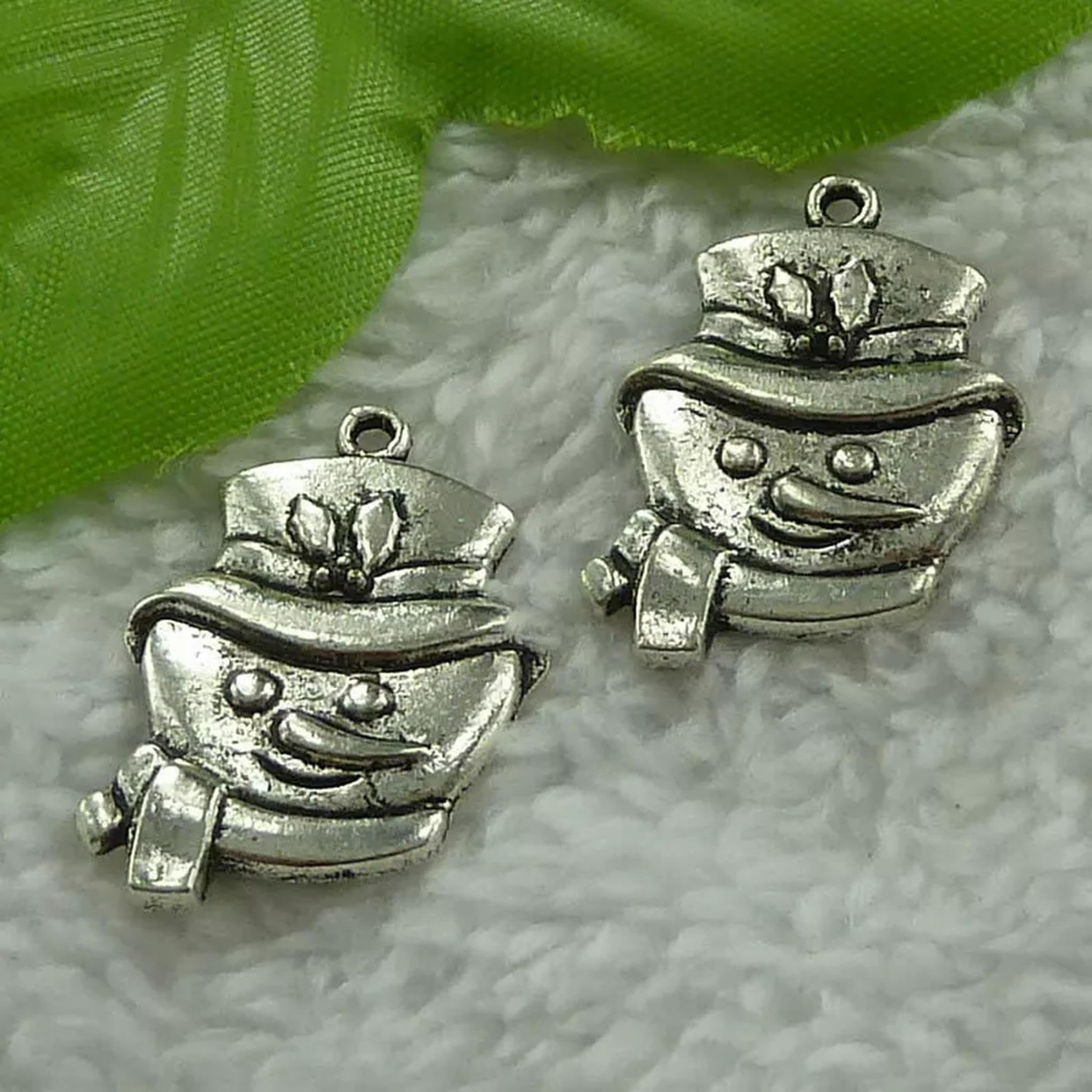 Breloque bonhomme de neige argenté 30x21mm pour DIY boucle d'oreille et bracelet de Noël