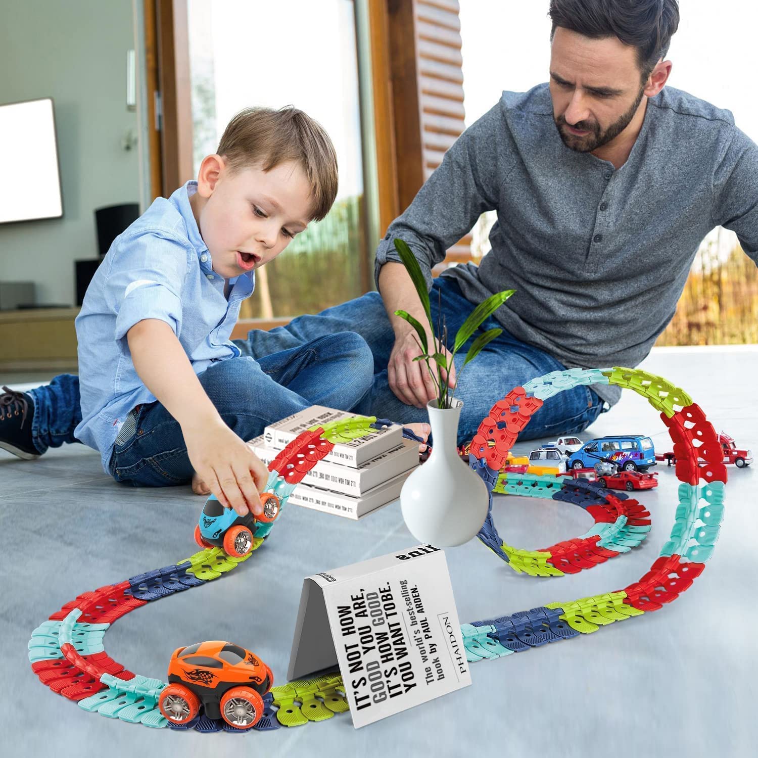 Pista Macchinine per Bambini, Giochi Bambini 2 Anni con 138 Pezzi Pista Macchinine e 2 Glow CarsMacchinine, Giocattolo per Bambino 2 3 4 5 6 Anni