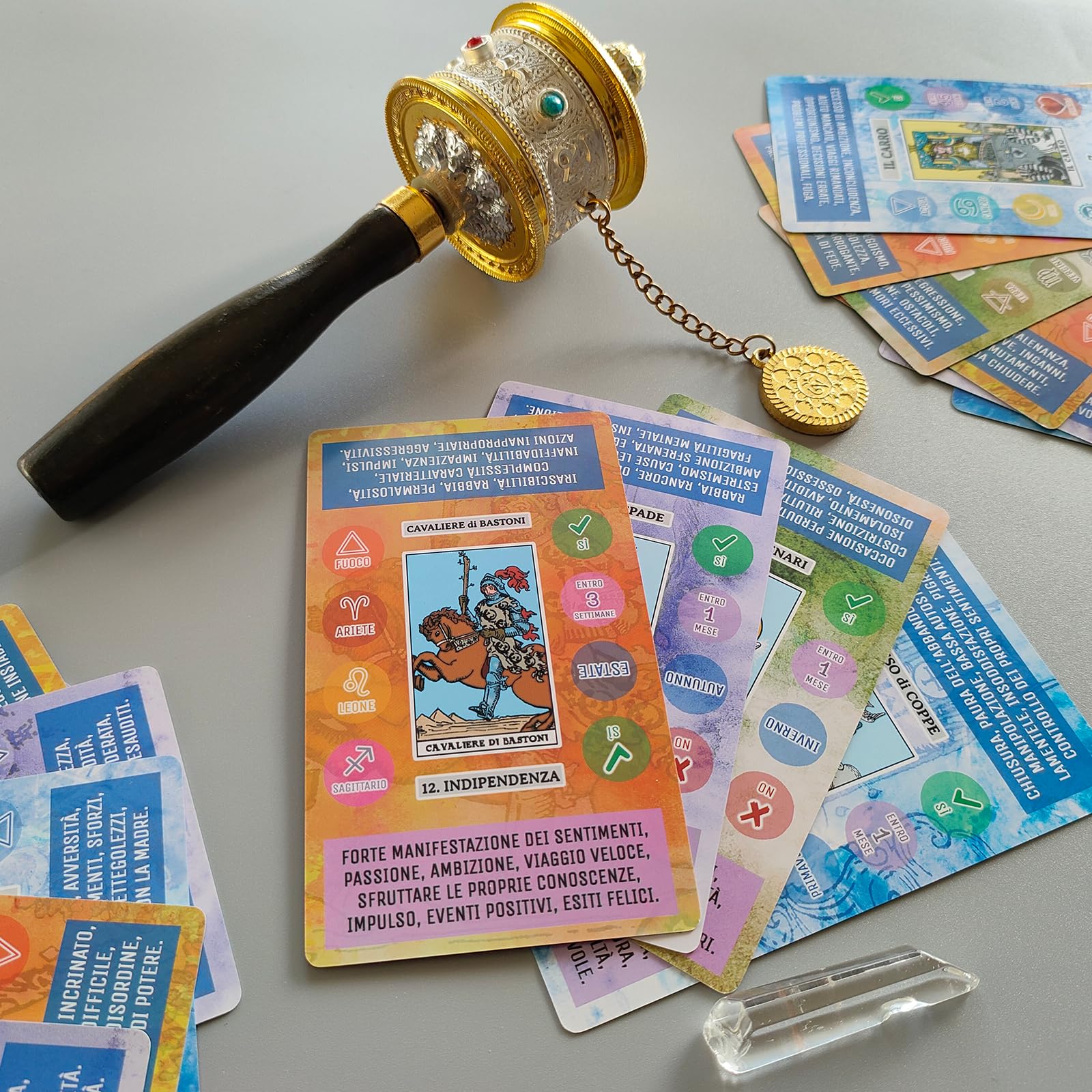 L'Oracolo dei Tarocchi in Italiano, 86 Carte Divinatorie con Libro Guida per Principianti ed Esperti, Oracoli Speciali e Completi. Nuova versione.