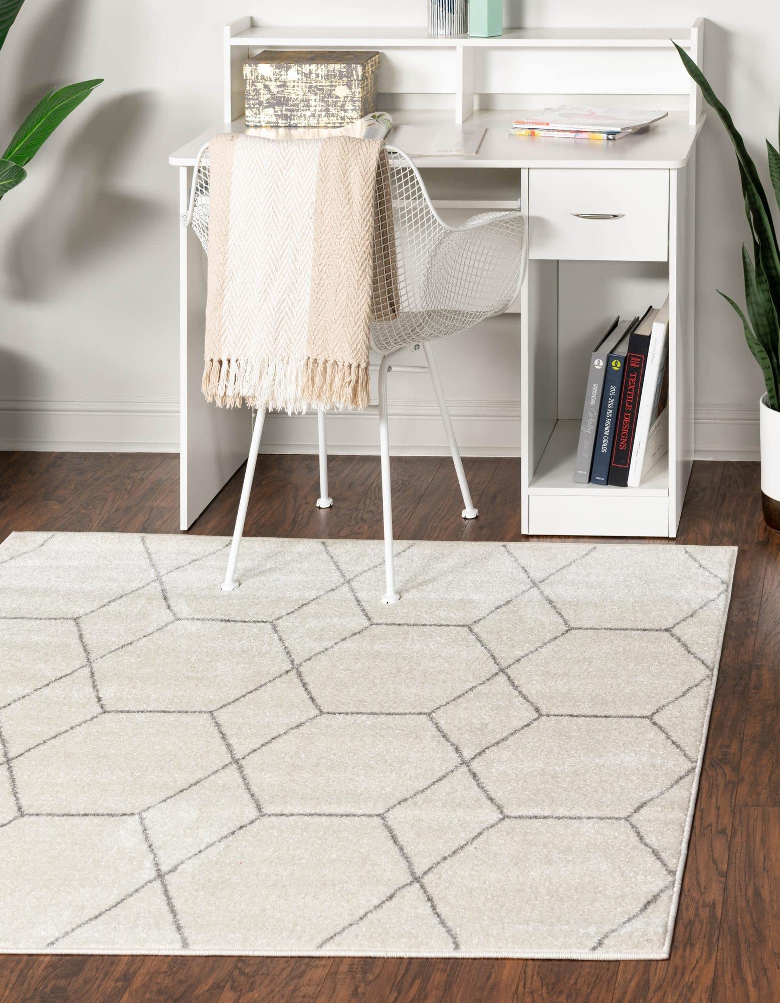 Rugs.com Lattice Frieze Collection Rug – 6' Square Ivory Medium Rug Perfect for Living Rooms, Kitchens, Entryways