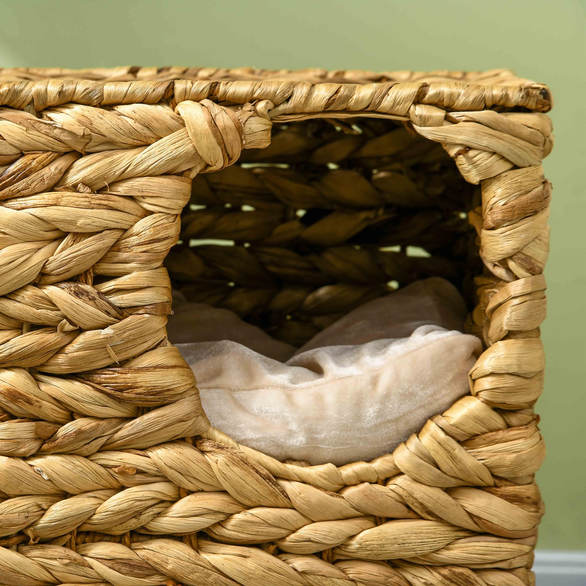 PawHut Tonneau à Chat de 55 cm de Haut avec 2 niches, Coussins lavables, Arbre à Chat, Tour de Chat en Jacinthe d'eau, Marron Clair