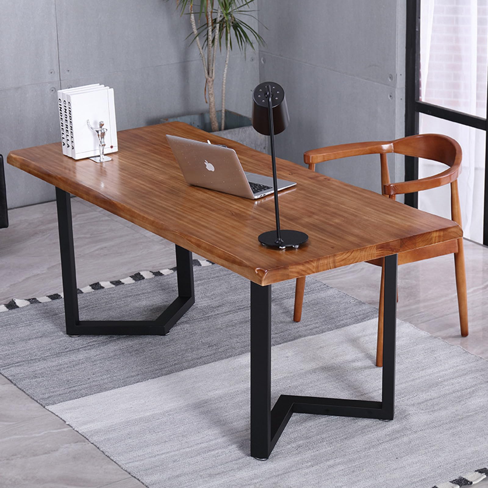Bureau d'écriture haut de gamme en bois massif et design rustique