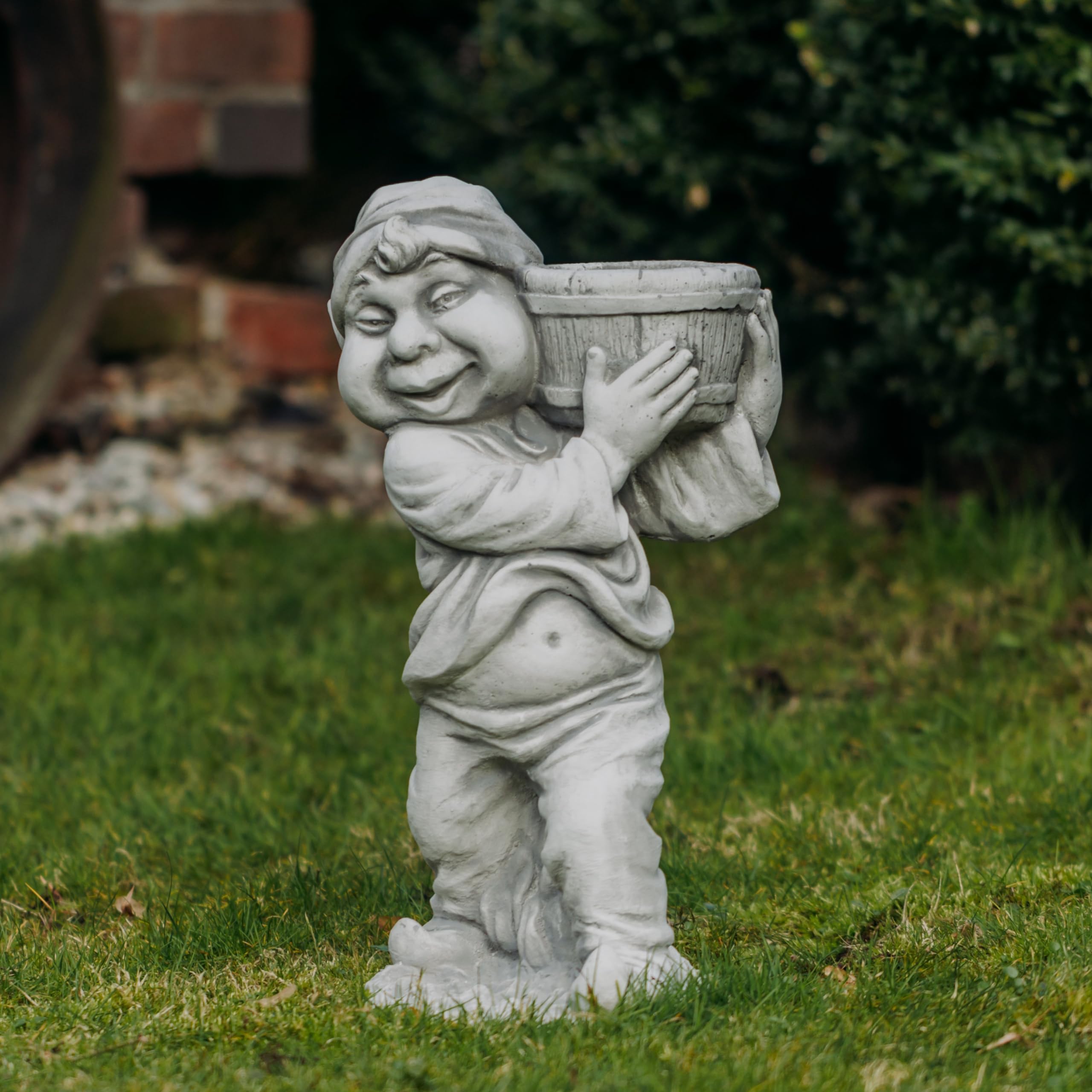 gartendekoparadies.de Gnom mit Pflanzgefäß, Steinfigur Wichtel, H. 50 cm, 19 kg, Grau, frostsicher aus Steinguss für Außenbereich