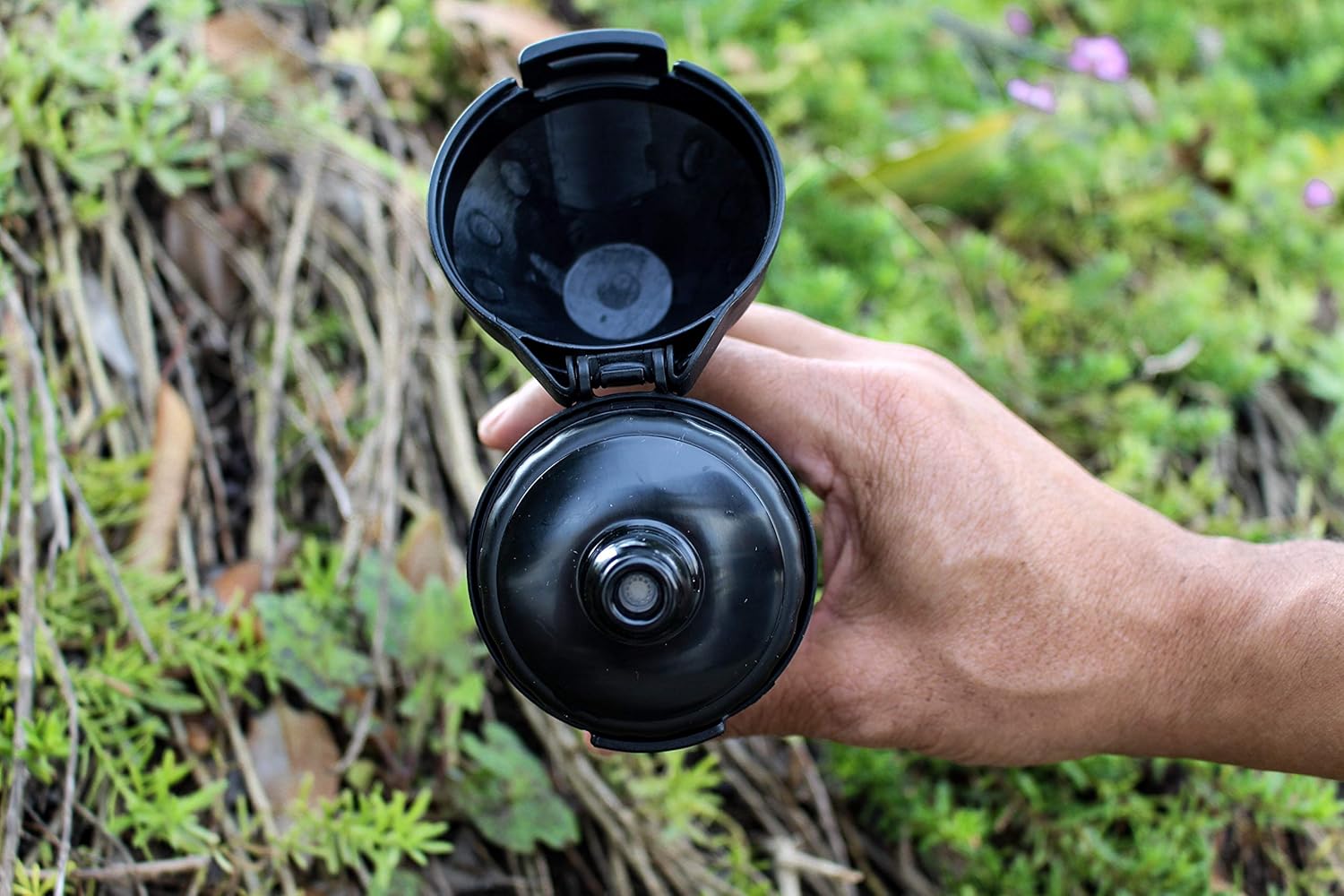 DAWN TO DUSK Aqua Flow 25 oz Calibrated Water Bottle with Dirt Cap - Image 4