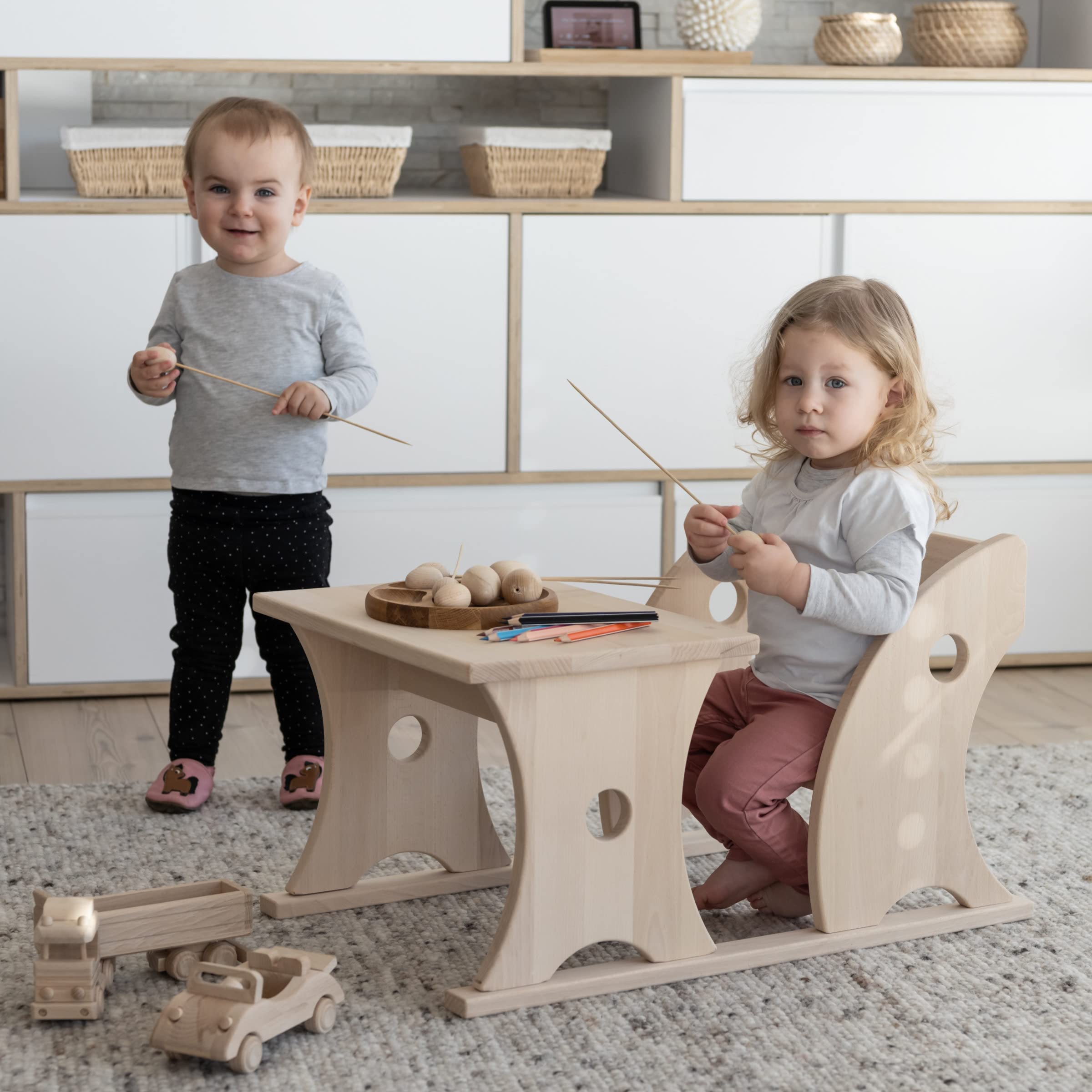 JOWE Pikler Essbänkchen | Kindertisch aus Holz Made in Austria | Pikler Sitzbänkchen aus Buche | Kindertisch mit Bank (Buche naturbelassen)