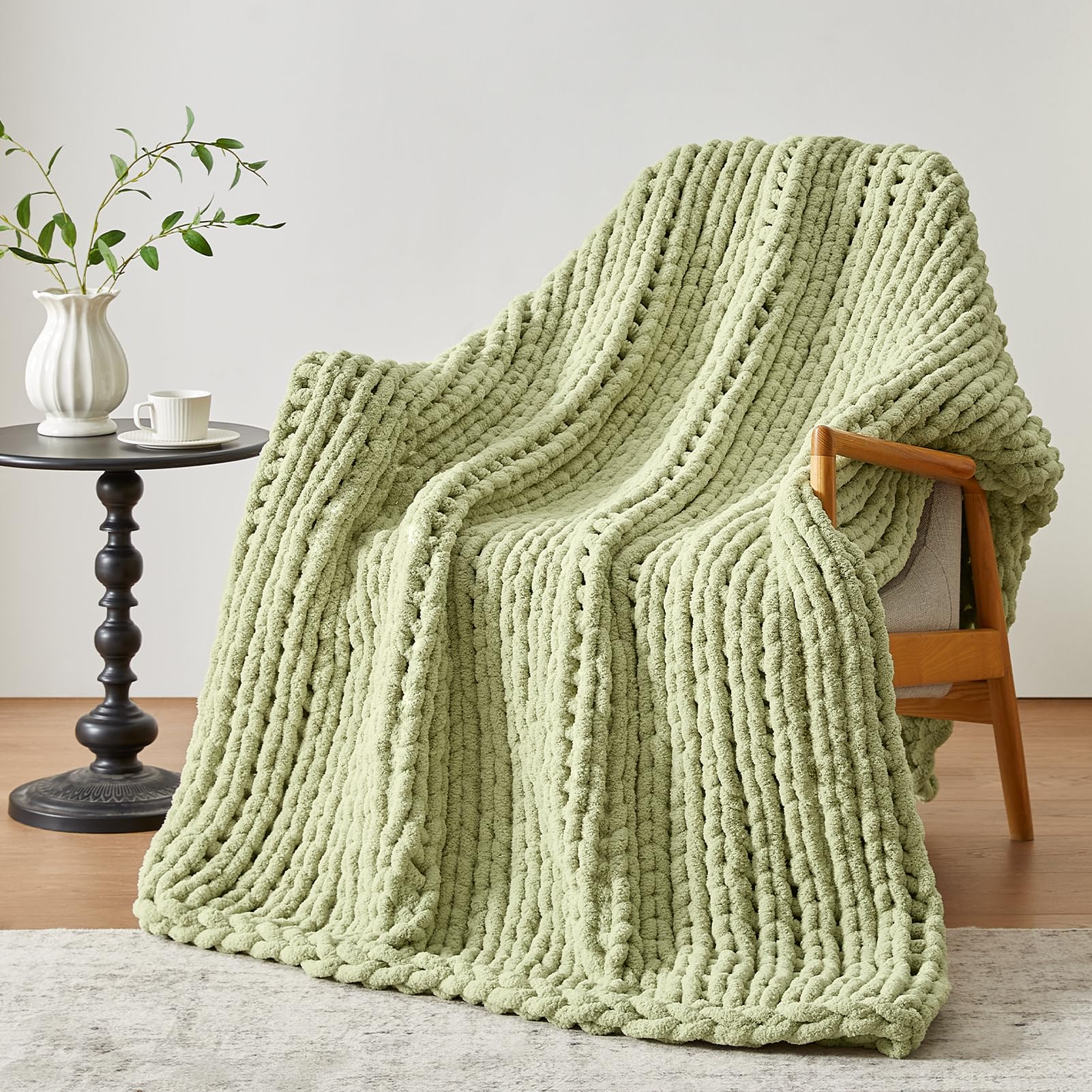 Negwoo Chunky Knit Throw Blanket, Knitted Throw Chenille Yarn, 30"*40"