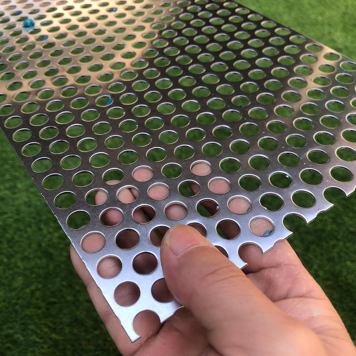 Aluminum Perforated Metal Sheets 16 Gauge 15.7 inch by 7.8 inch Expanded Metal Mesh Opening 2/5" 0.4 inch (About 10 mm) Perforated Steel Sheet Mesh Screen Decorative Metal Mesh