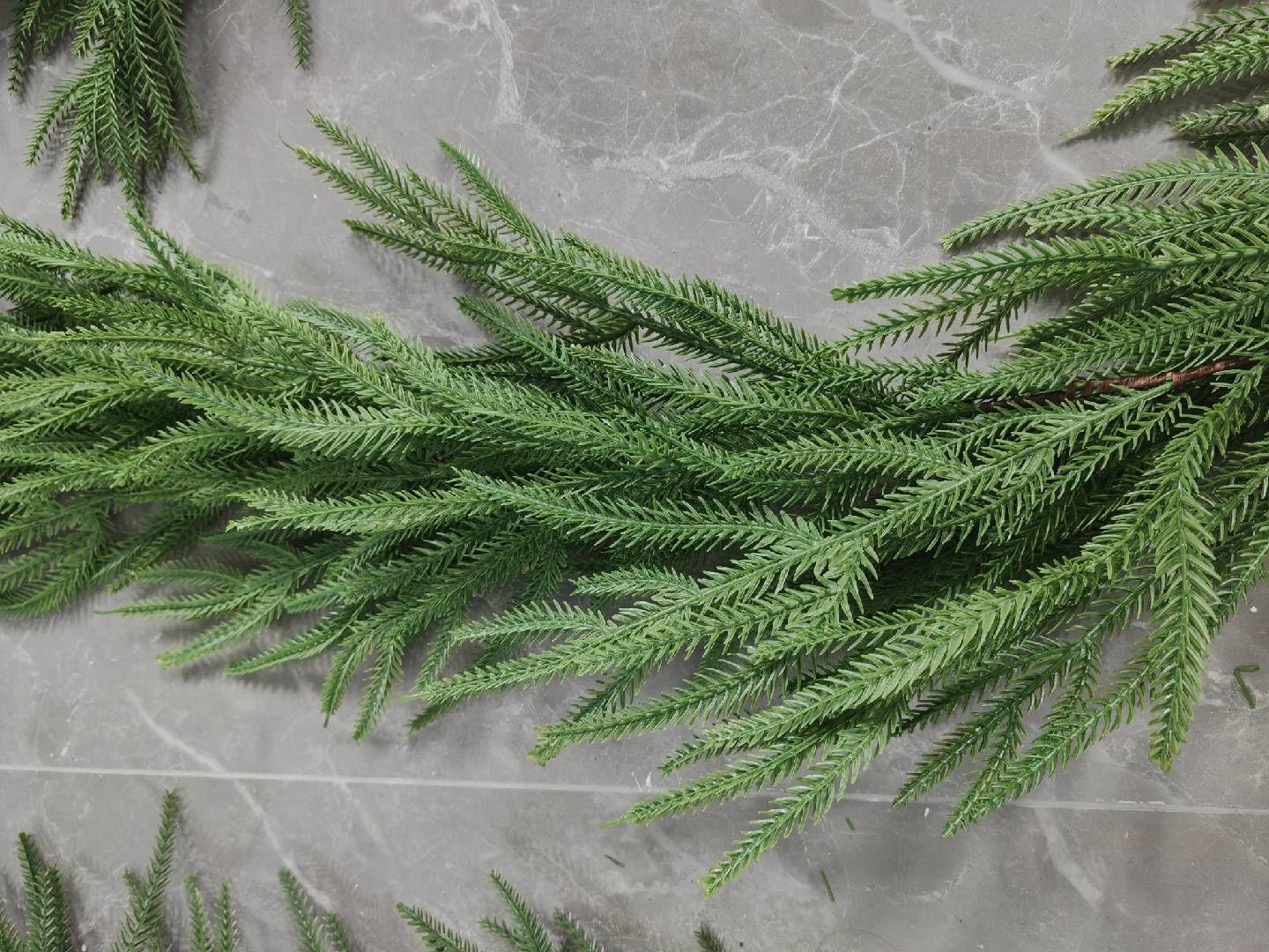 Alupssuc 9ft Artificial Christmas Garland, Greenery Norfolk