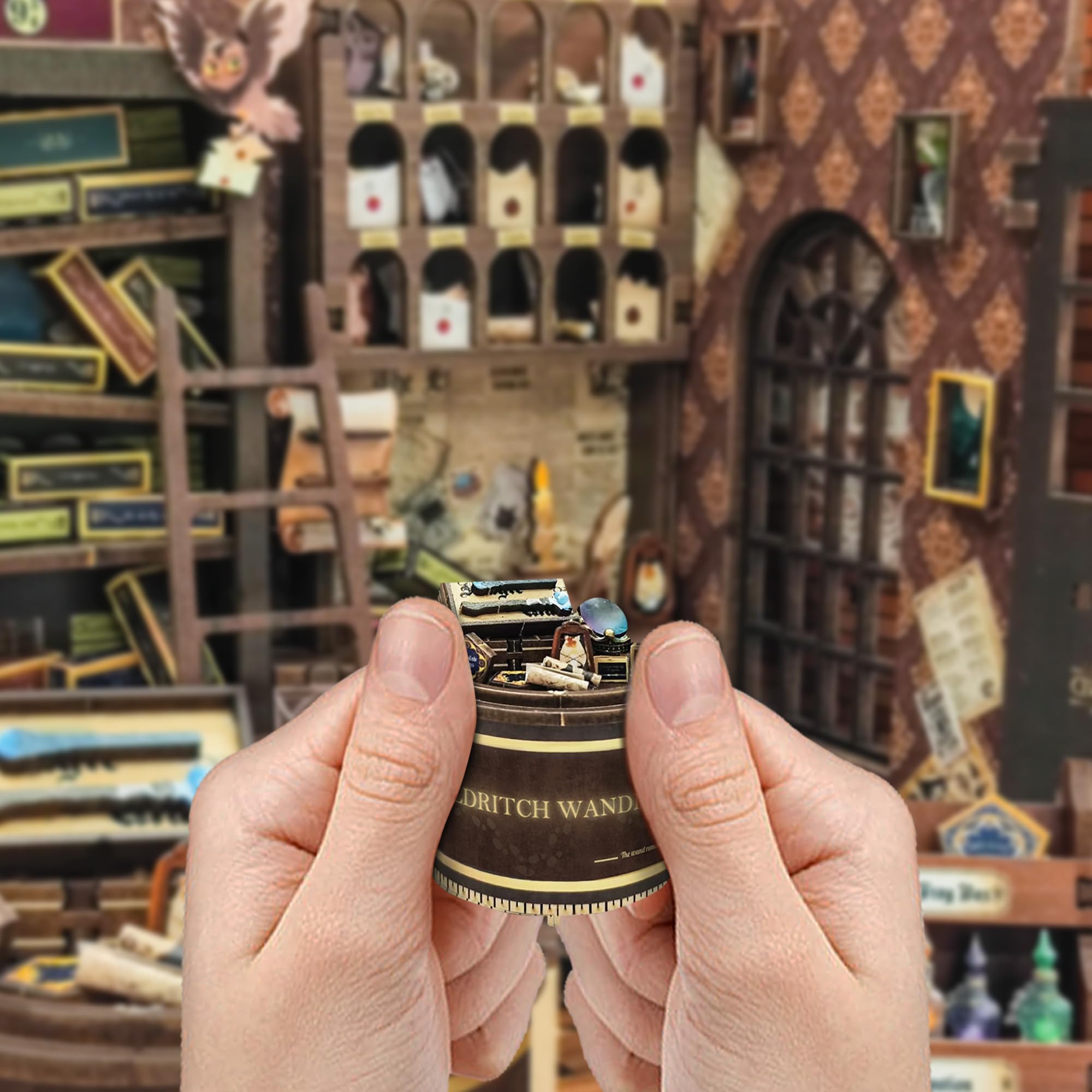 Book Nook - DIY Miniature House, Booknook con decorazione per libreria, modellismo da costruire per adulti - Magic Wand Shop