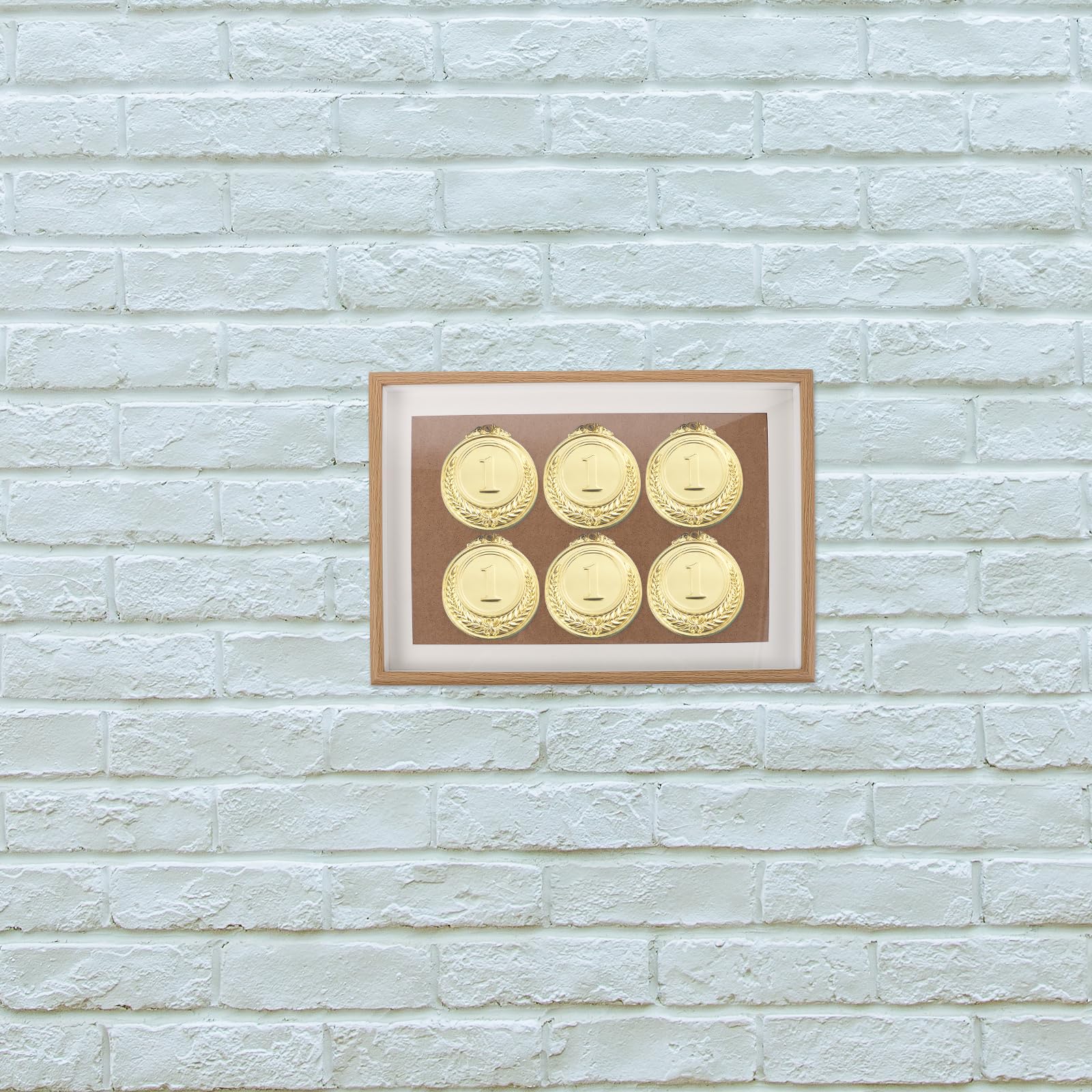 PRETYZOOM Vitrina para Medallas de Madera Natural Tamaño A3 9 Ranuras, Marco de Exhibición para Premios Deportivos y Maratones, Caja Organizadora para Recuerdos y Medallas, para Montaje