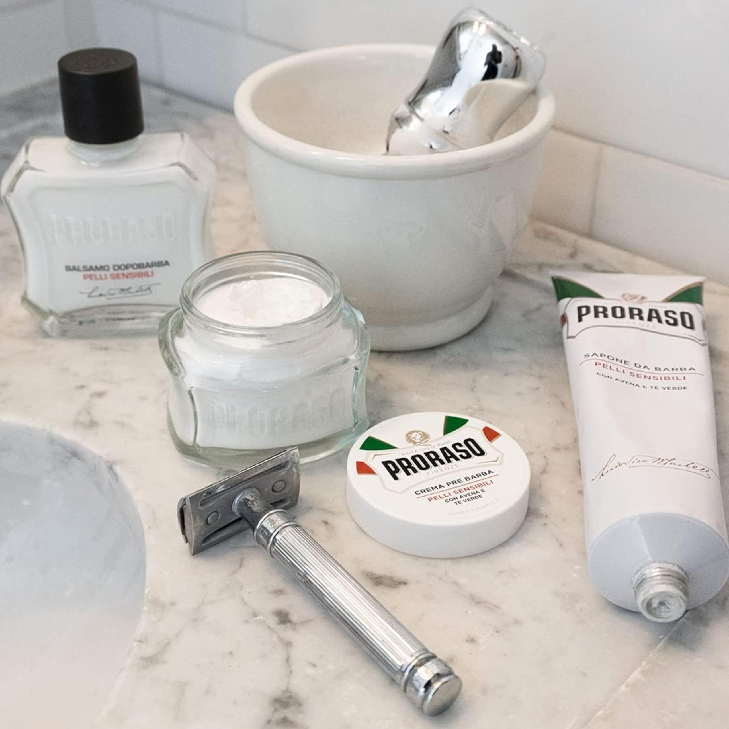 Proraso Vintage Selection, Gama Pieles Sensibles (pack trío), kit de cuidado barba de lujo con crema de preafeitado, jabón de afeitar en tubo y bálsamo para después del afeitado, Made in Italy