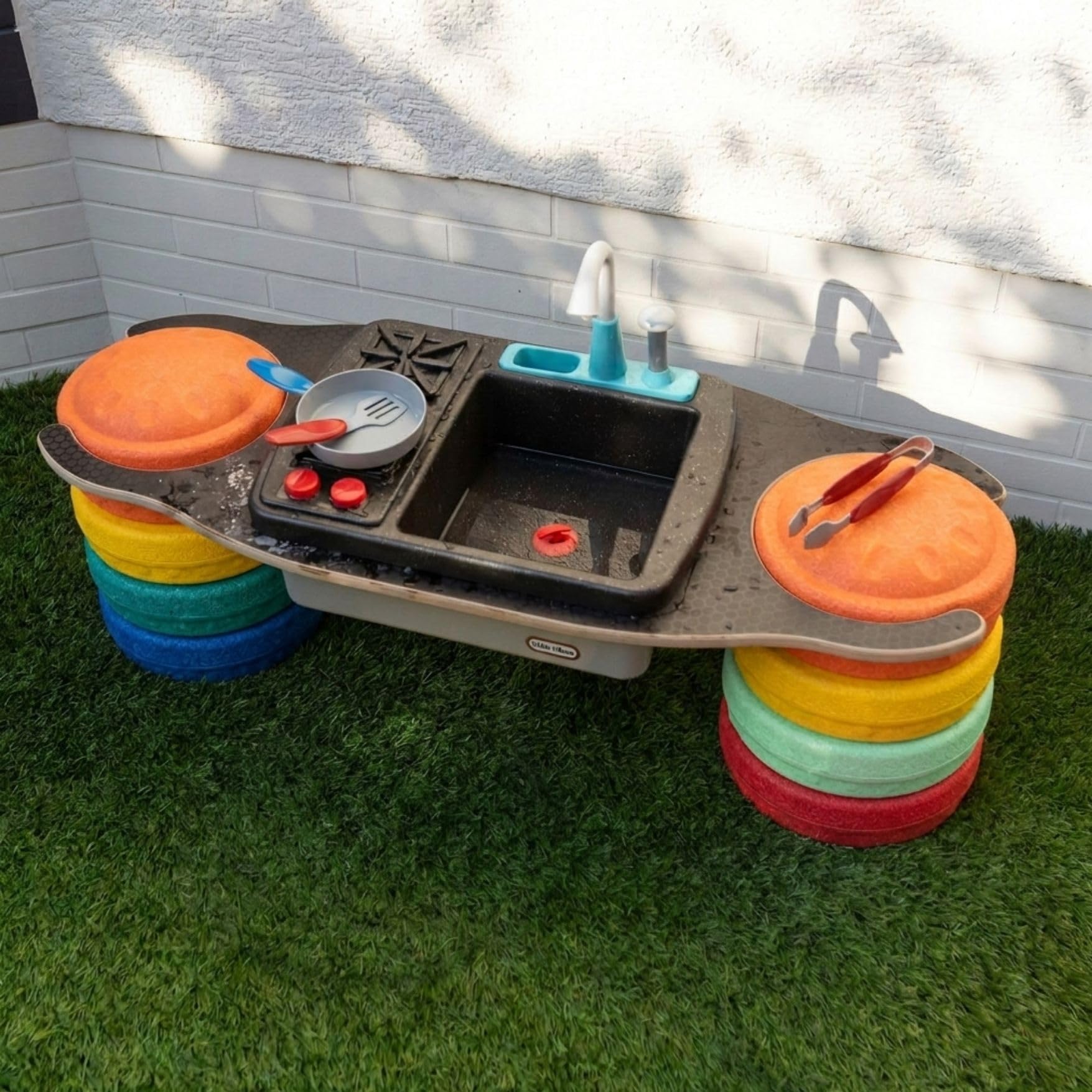 Matschküche, Kinderküche draußen, Spielküche Holz | Modulare Outdoor-Wasserspielküche, höhenverstellbar und wetterfest mit Wasserhahn für Jungen und Mädchen