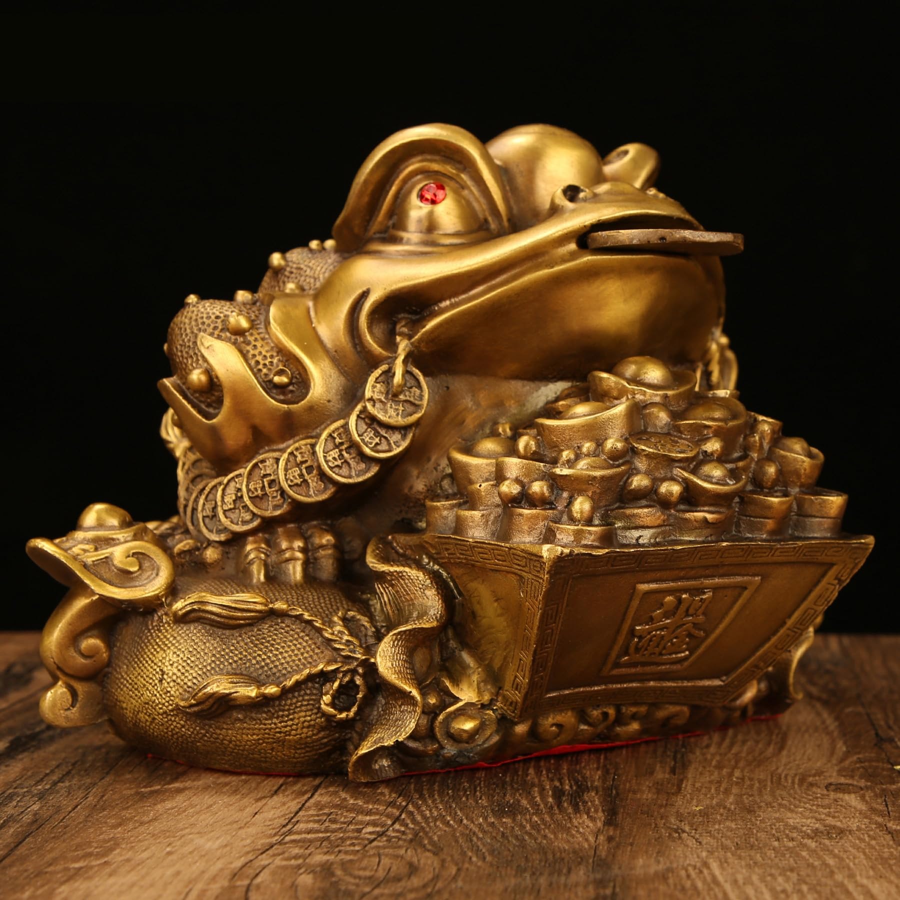 NIBHZ Figurina Cinese Feng Shui dei Soldi della Rana del rospo, Simbolo Fortunato con Gli Occhi Rossi Seduto sul Mucchio per la Decorazione del Negozio di casa e Ufficio,22x20x14.5cm