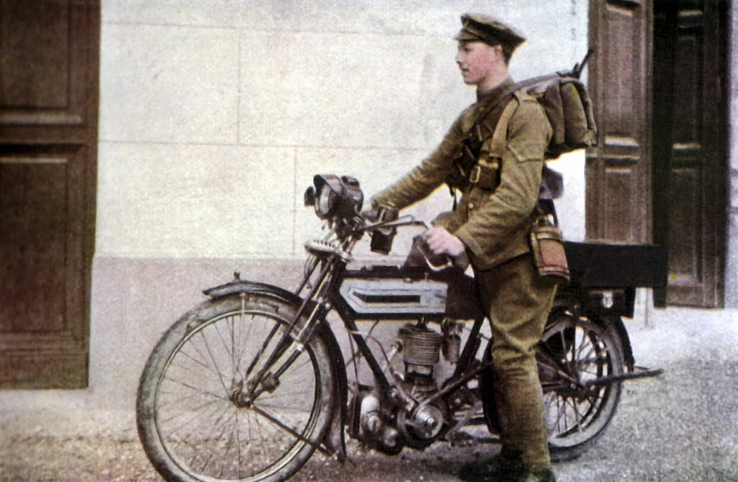 ARTXLXXBN Famous Prints Artwork Pictures Poster Painting Art an English Dispatch Rider Taking off by Jules Gervais Courtellemont Artwork Landscape Pictures for Home Decor 60x90cm