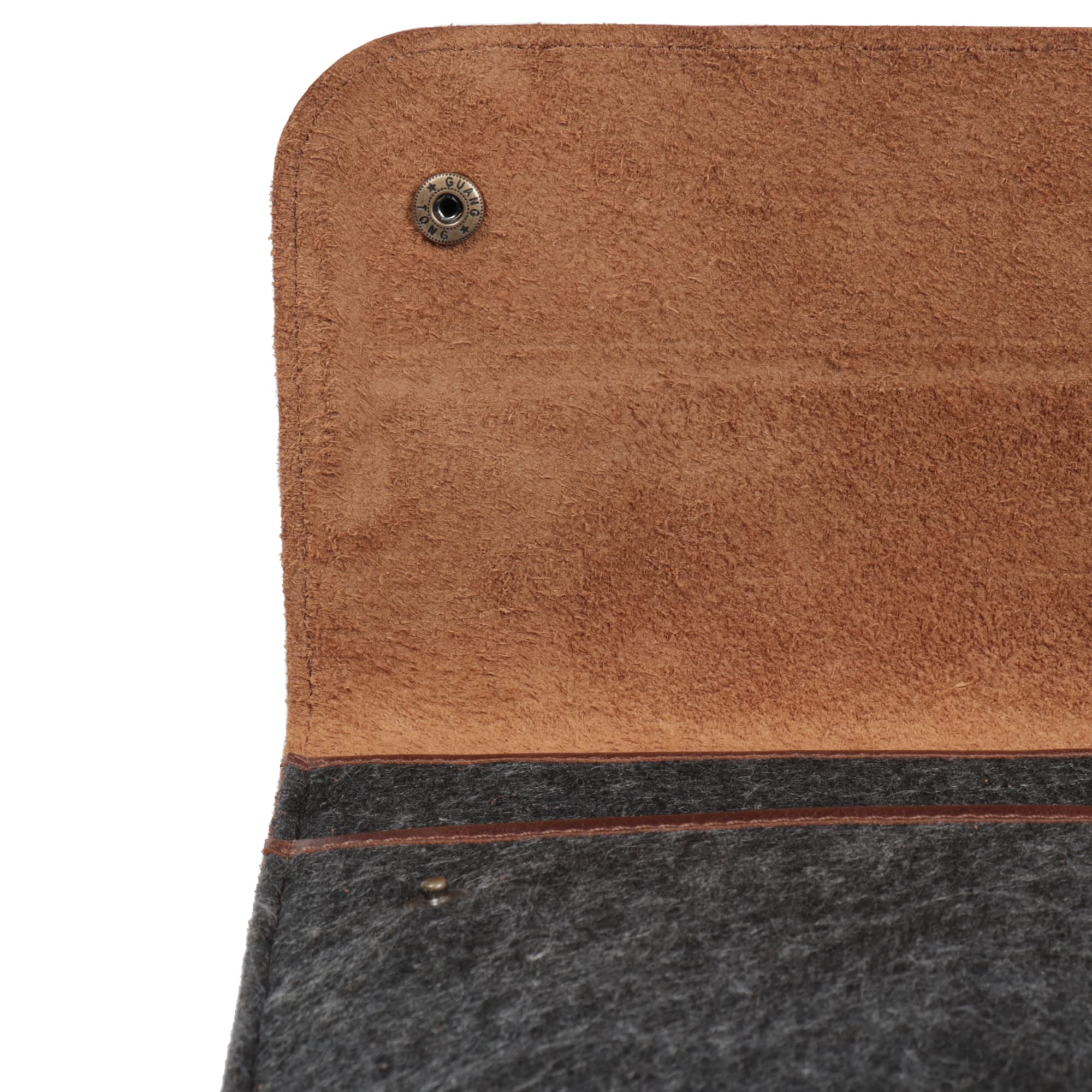 MegaGear Housse en Cuir Véritable et Polaire Compatible avec MacBook Pro 16/14 (M5, M4, M3, M2, M1) & MacBook Pro 15 & MacBook Air 13.6, 13 (M5, M3, M2, M1) 2020-2026
