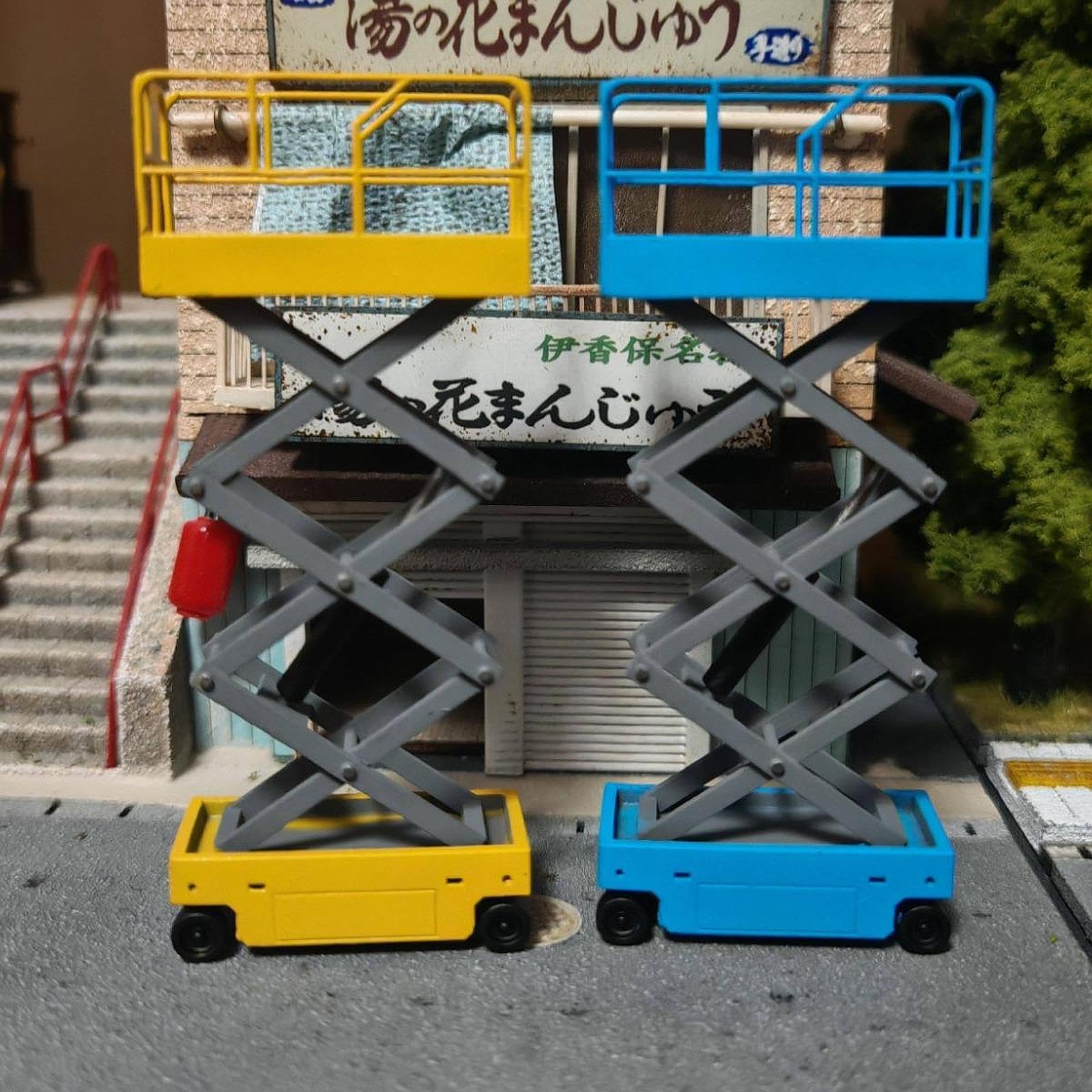 Amazon.co.jp: HuadaXtai シザーリフト作業モデル、車両メンテナンス