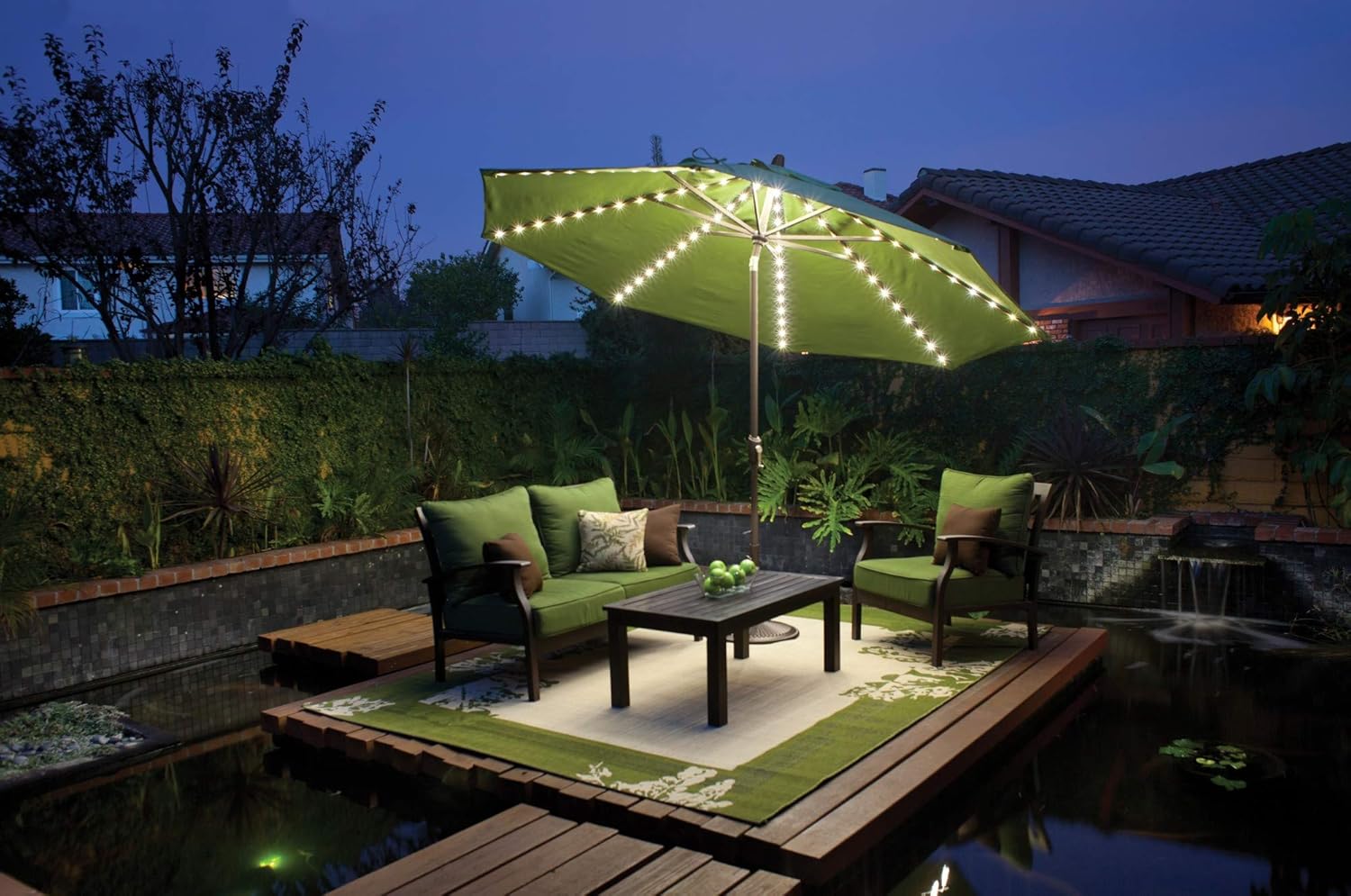 SimplyShade Lanai Pro Patio Umbrella in Red