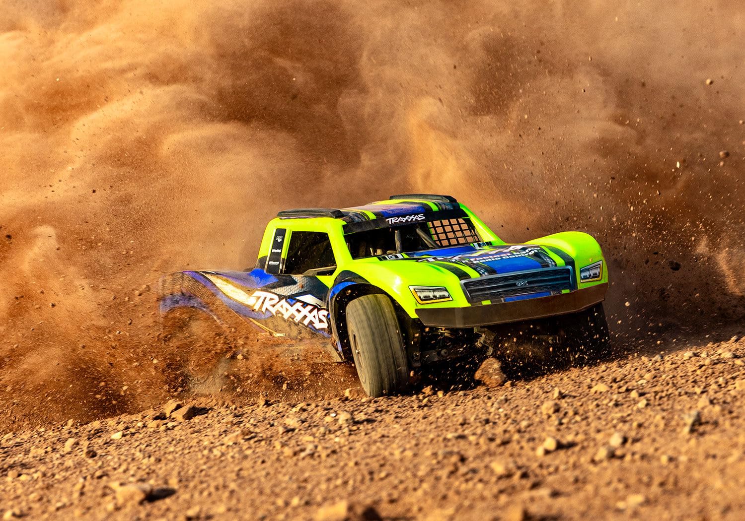 TRAXXAS Mini Slash 4x4 RTR, coche teledirigido para principiantes, mini escala verde con sistema TQ BL-2s, cargador USB-C y batería LiPo 2s