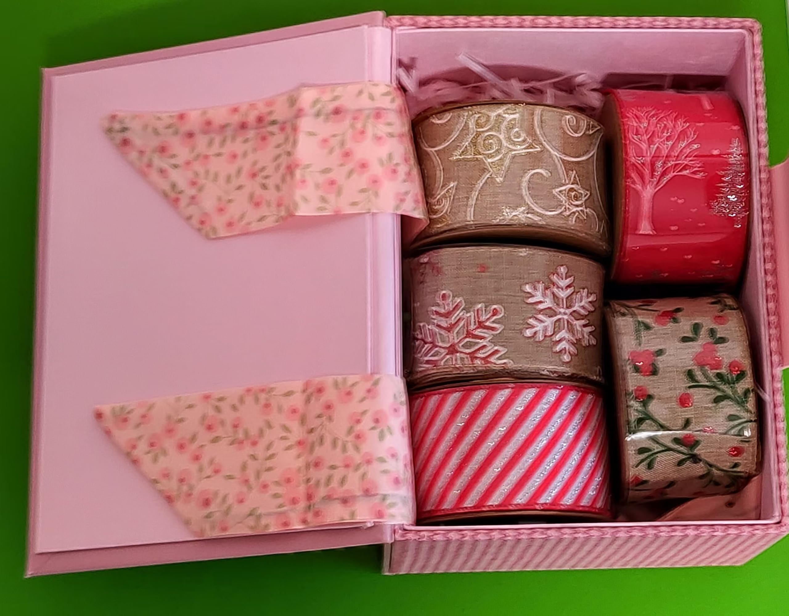 XIEDAN4U 5 Rolls 27 Yards Gift Wrapping Red Ribbon Gold Ribbon and Green Ribbon Wired,Gift Wrapping Decoration.