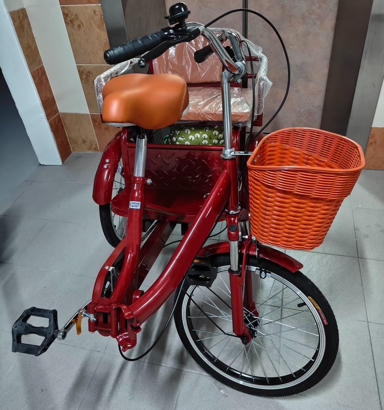 Amazon | 大型折りたたみ大人用三輪車、高齢者用後部座席付き20インチ