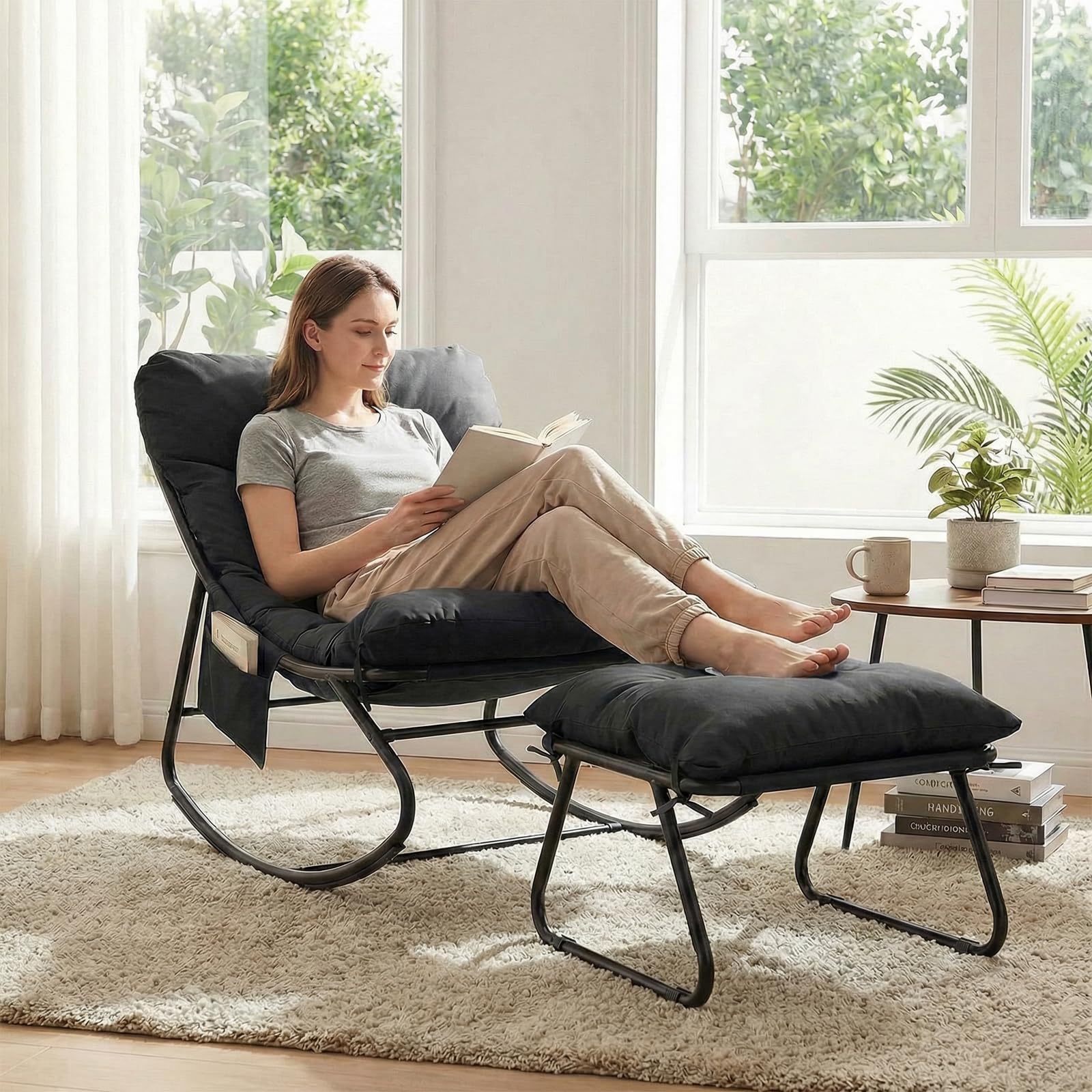 LIFERUN Fotel bujany z taboretem, na patio, fotel bujany z wyściełanym, obciążenie do 150 kg, wodoodporna poduszka, do ogrodu, na balkon, salon, podwórko, do sypialni, na taras, czarny