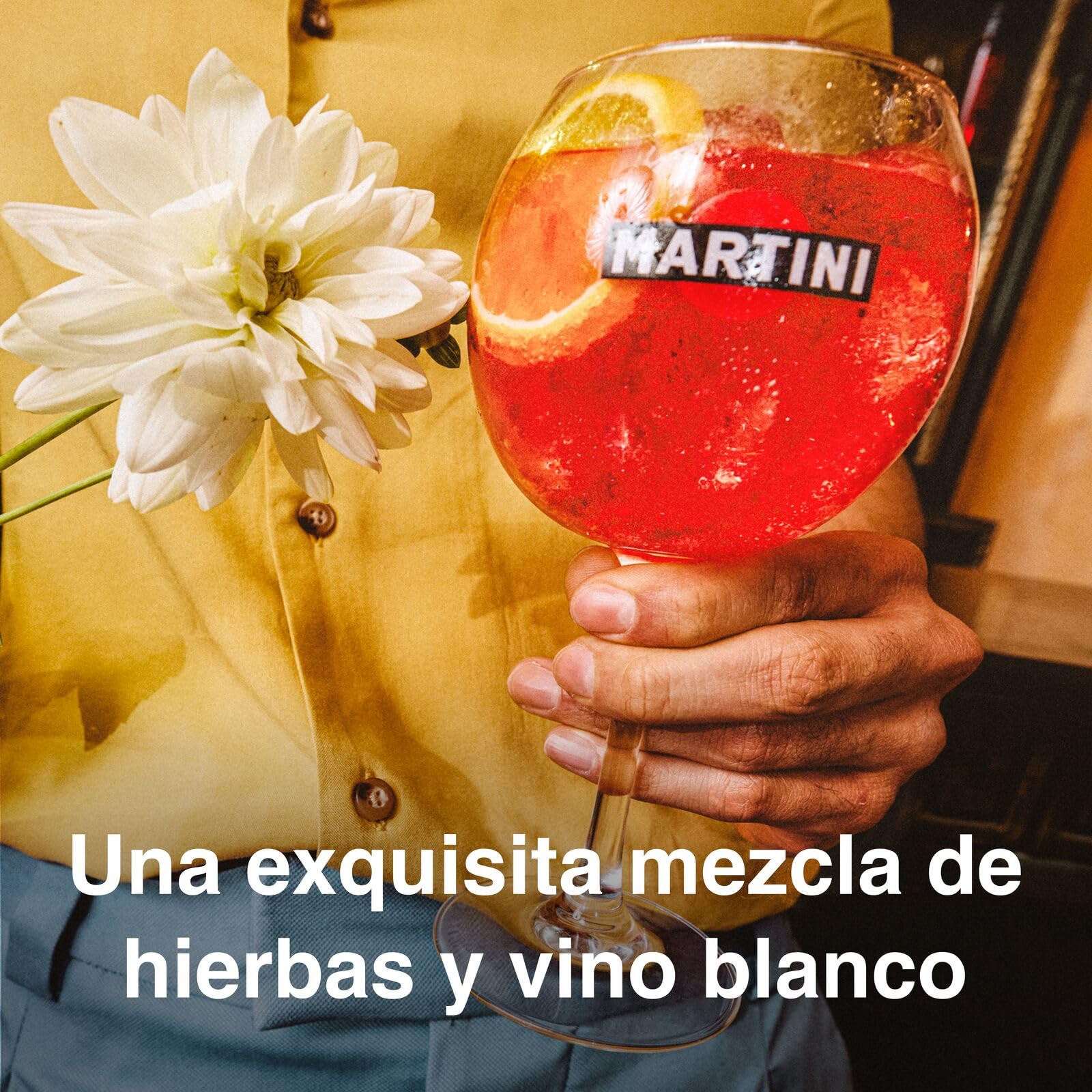 MARTINI Fiero Vermouth Aperitivo, 15% ABV, 75cl / 750ml, Aperitivo Dulce con Infusión de Cáscaras de Naranja Cortadas a Mano