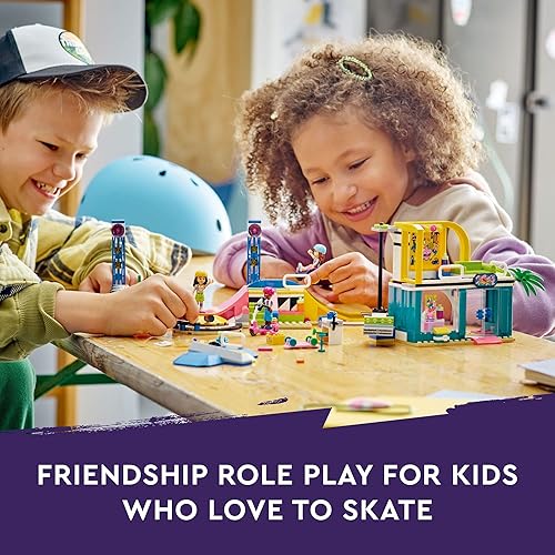 Miniatura 2 de LEGO Friends Skate Park Set 41751, juguetes de patineta para niñas y niños a partir de 6 años, mini juego de muñecas con scooter de juguete y silla