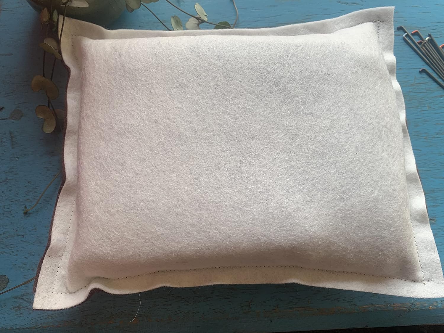 Heidifeathers ECO Wool Needle Felting Mat - Pure Wool with Recycled Wool Filling (Medium)