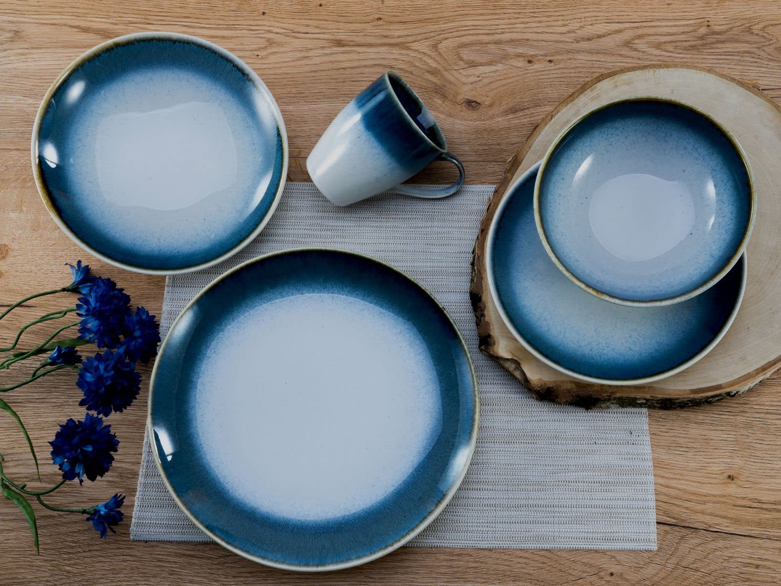 Creatable, 23788, Serie Cascade, 8-teiliges Geschirrset für 2 Personen, Kombiservice aus Steinzeug, spülmaschinen- und mikrowellengeeignet, Qualitätsproduktion